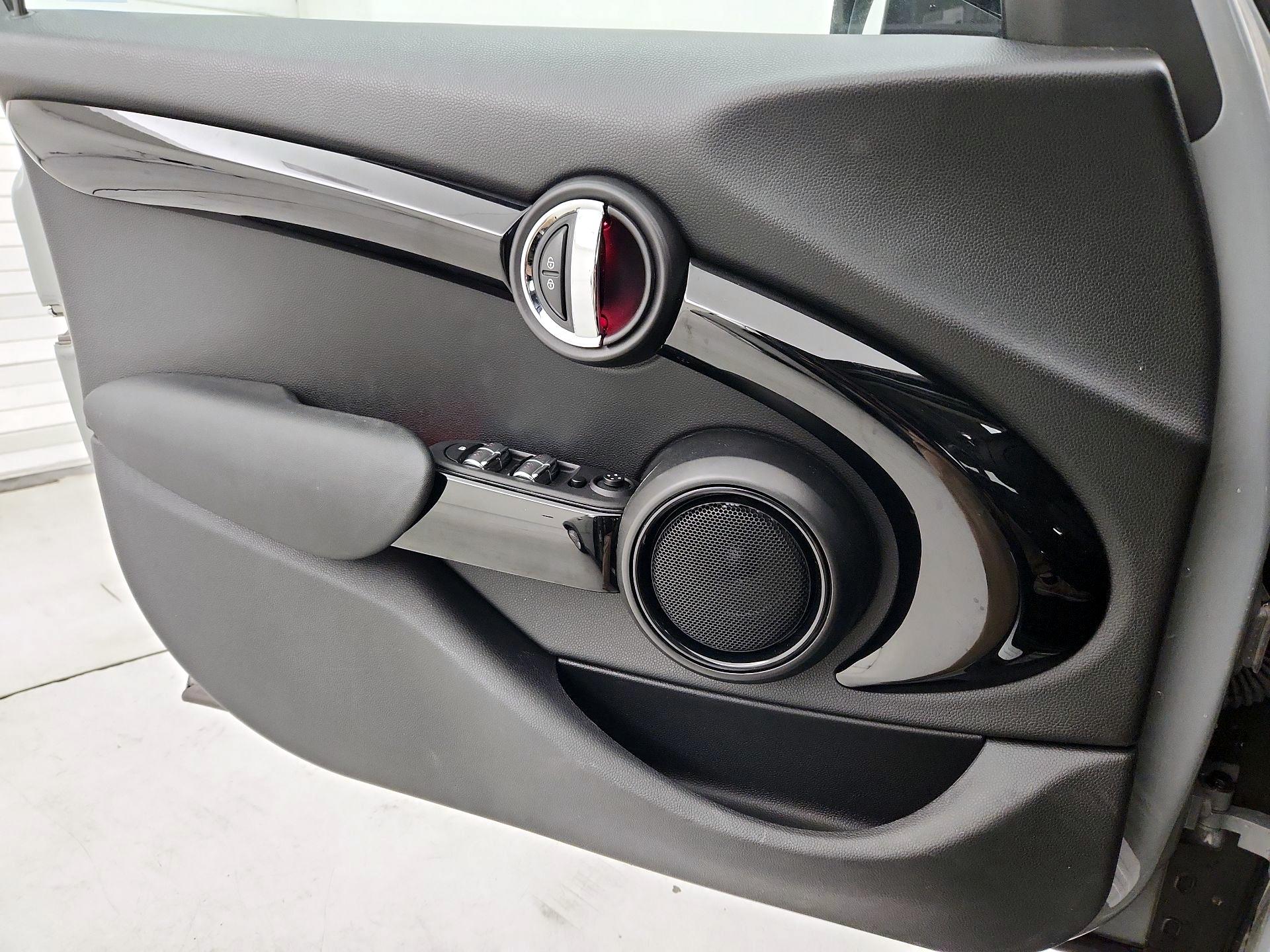 Thumbnail: 2019 MINI Cooper Hardtop - 12