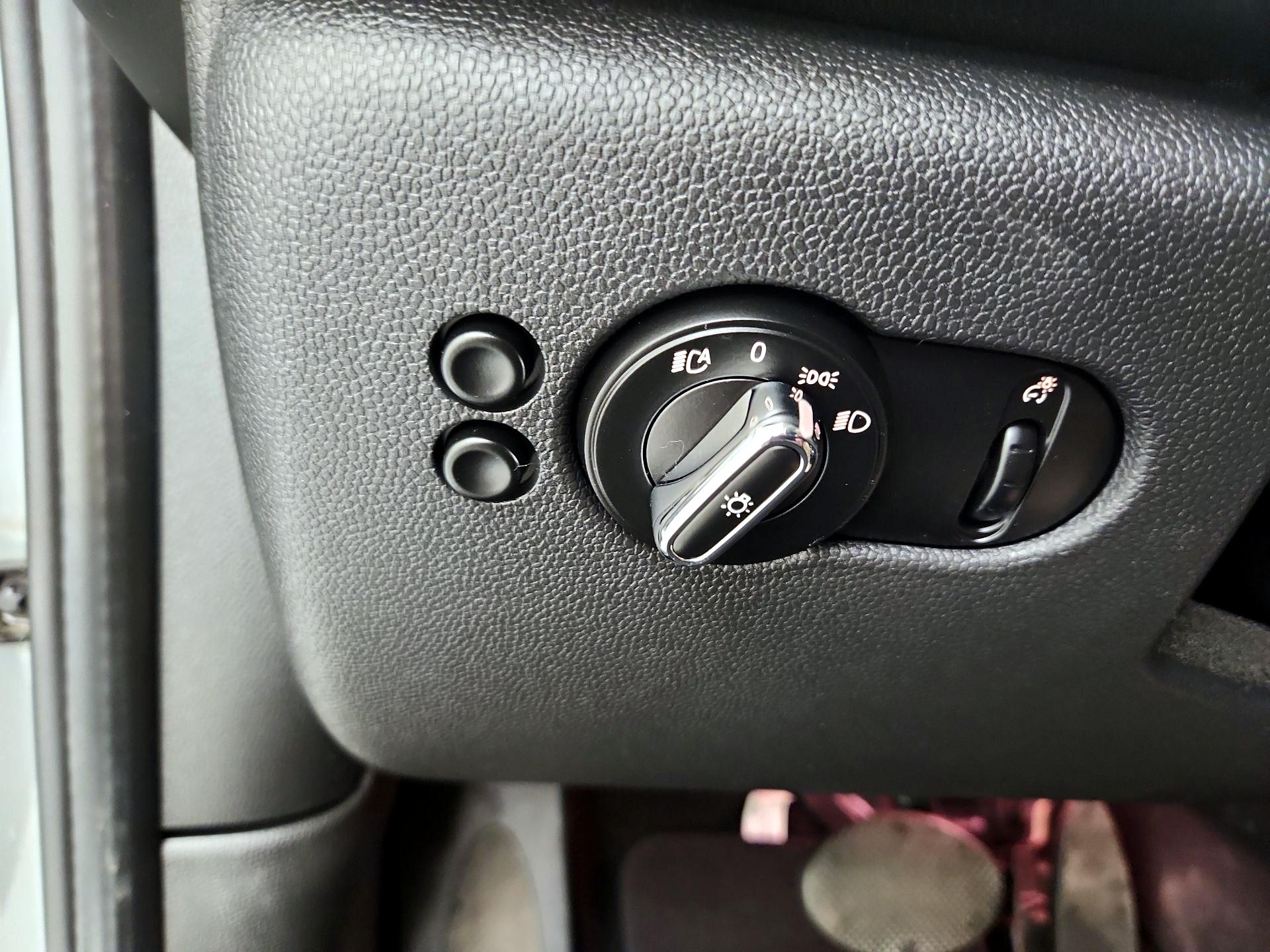 Thumbnail: 2019 MINI Cooper Hardtop - 13