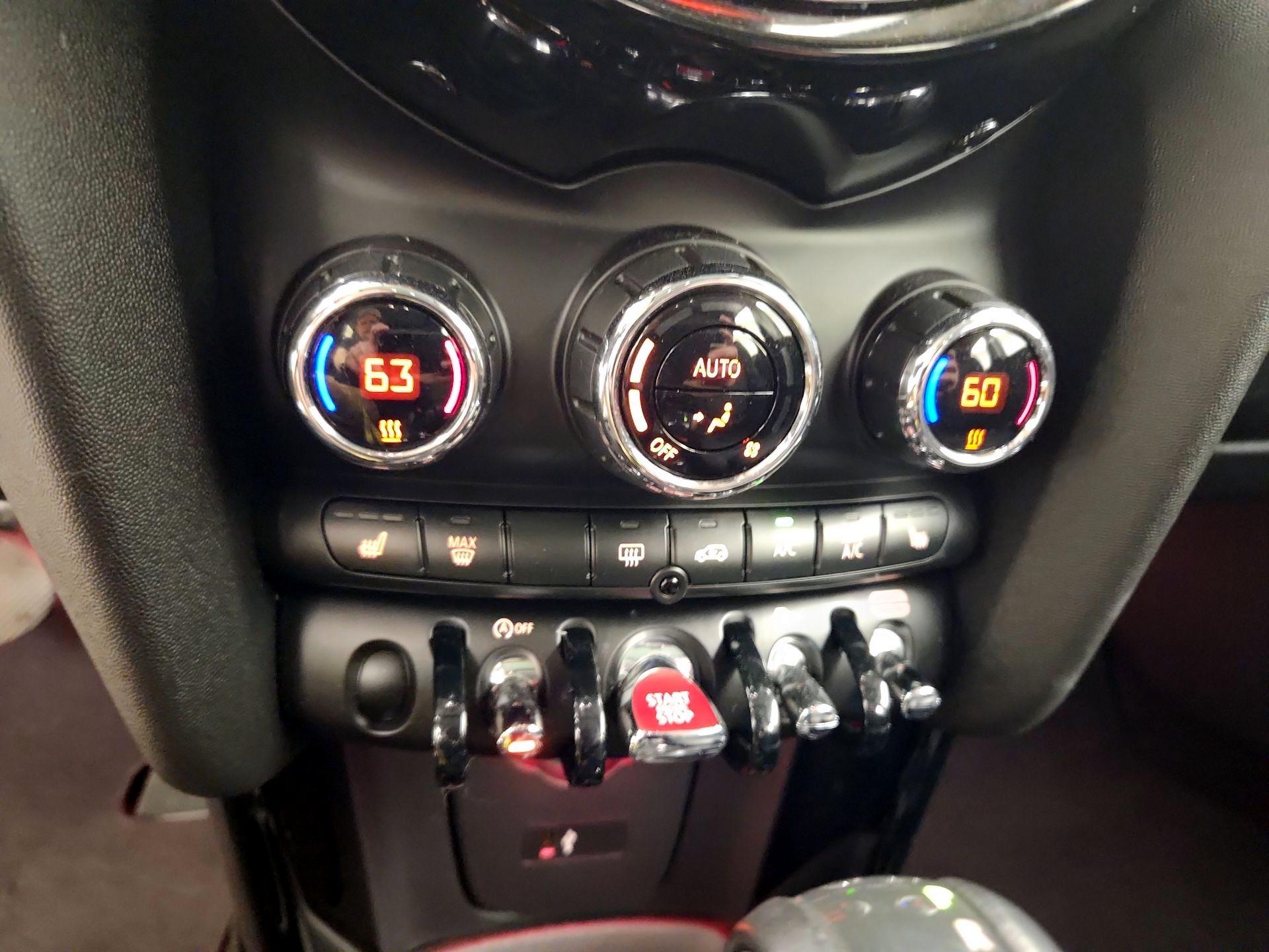 Thumbnail: 2019 MINI Cooper Hardtop - 16