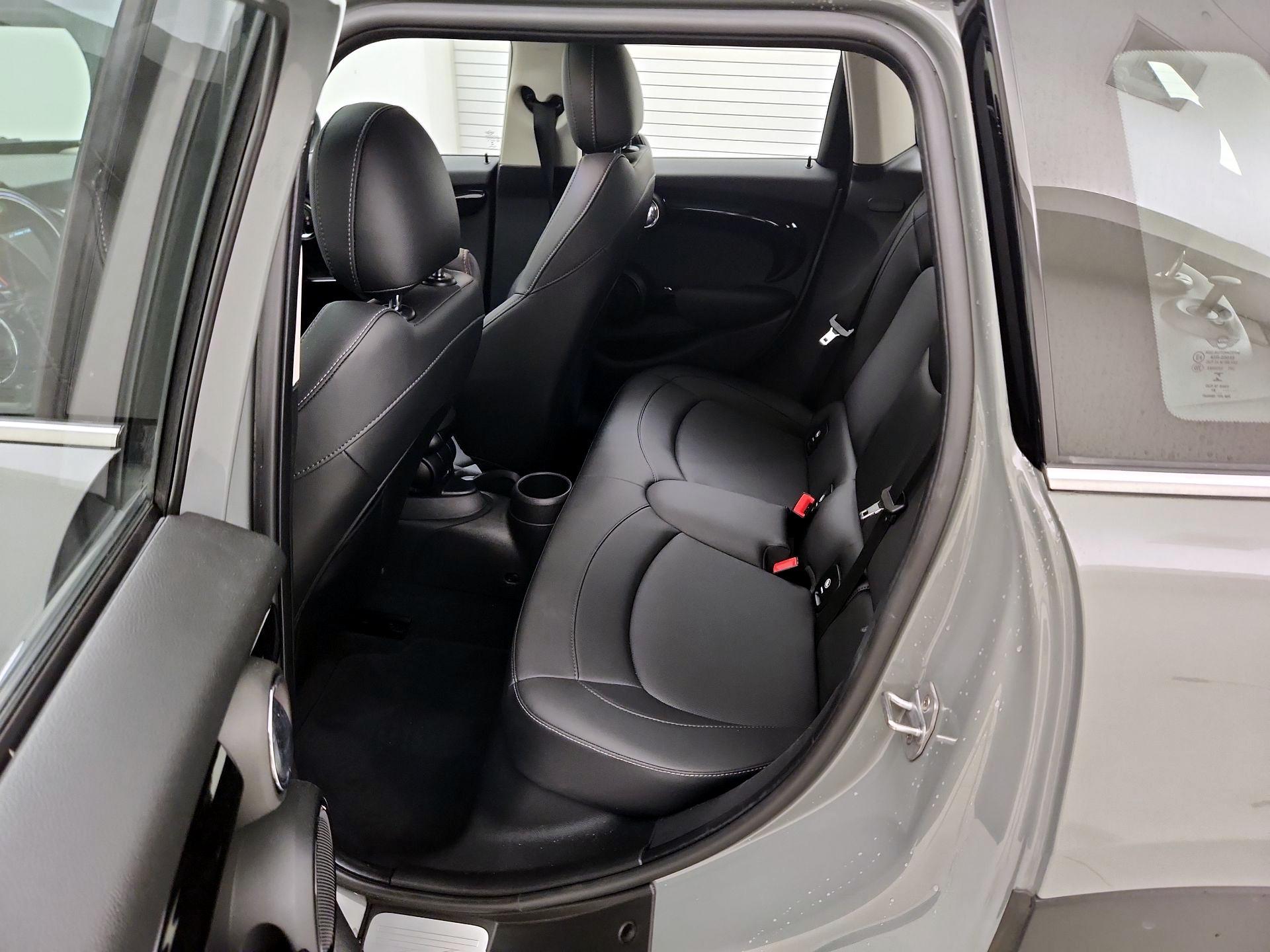 Thumbnail: 2019 MINI Cooper Hardtop - 20