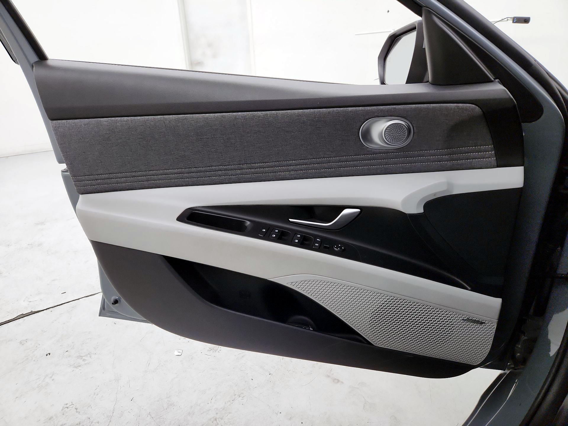 Thumbnail: 2021 Hyundai Elantra - 12