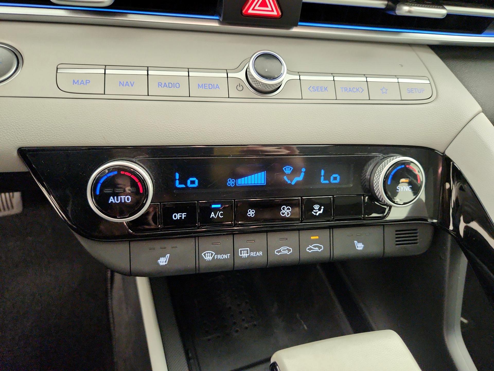 Thumbnail: 2021 Hyundai Elantra - 17