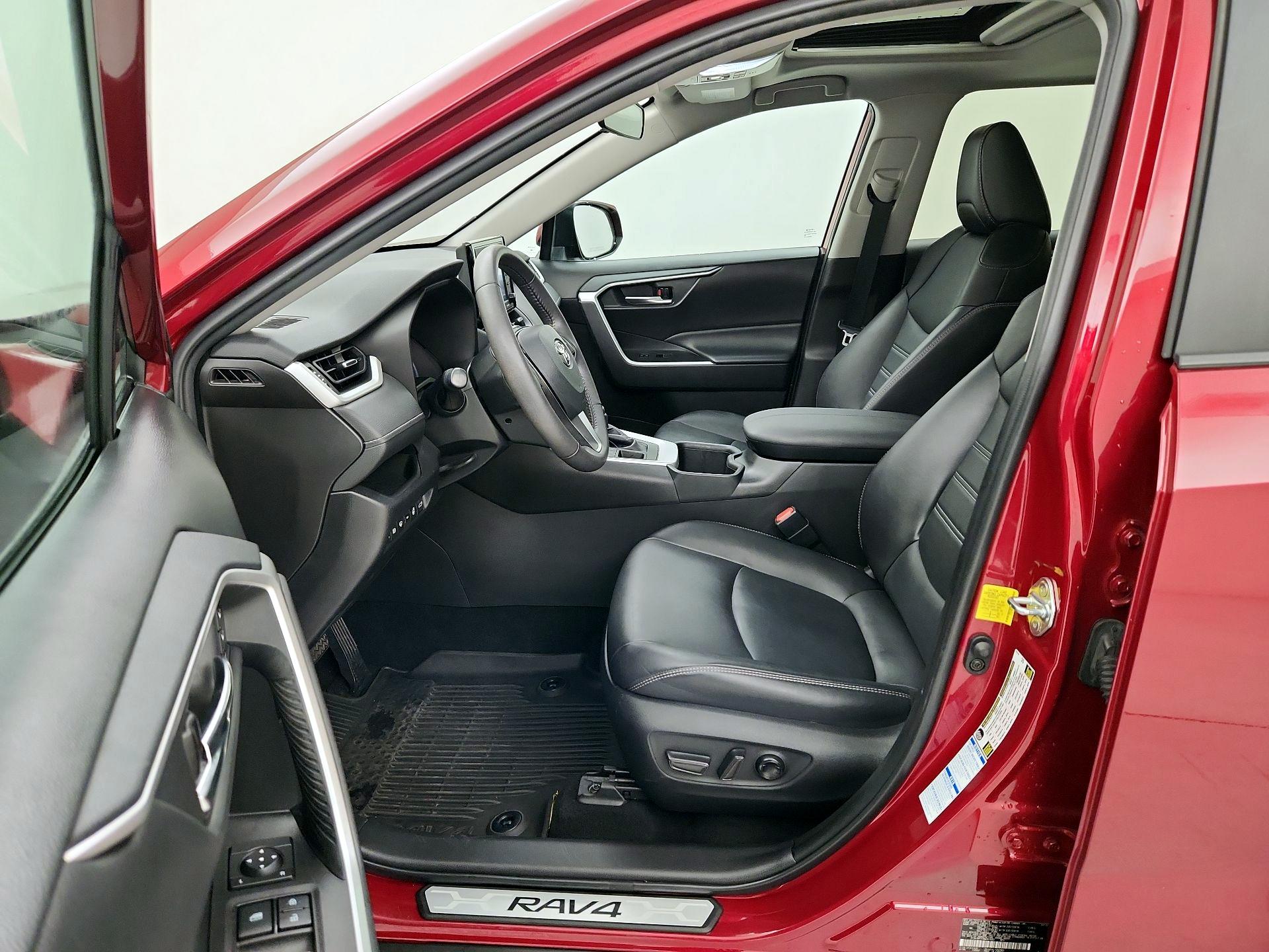 Thumbnail: 2022 Toyota RAV4 - 11