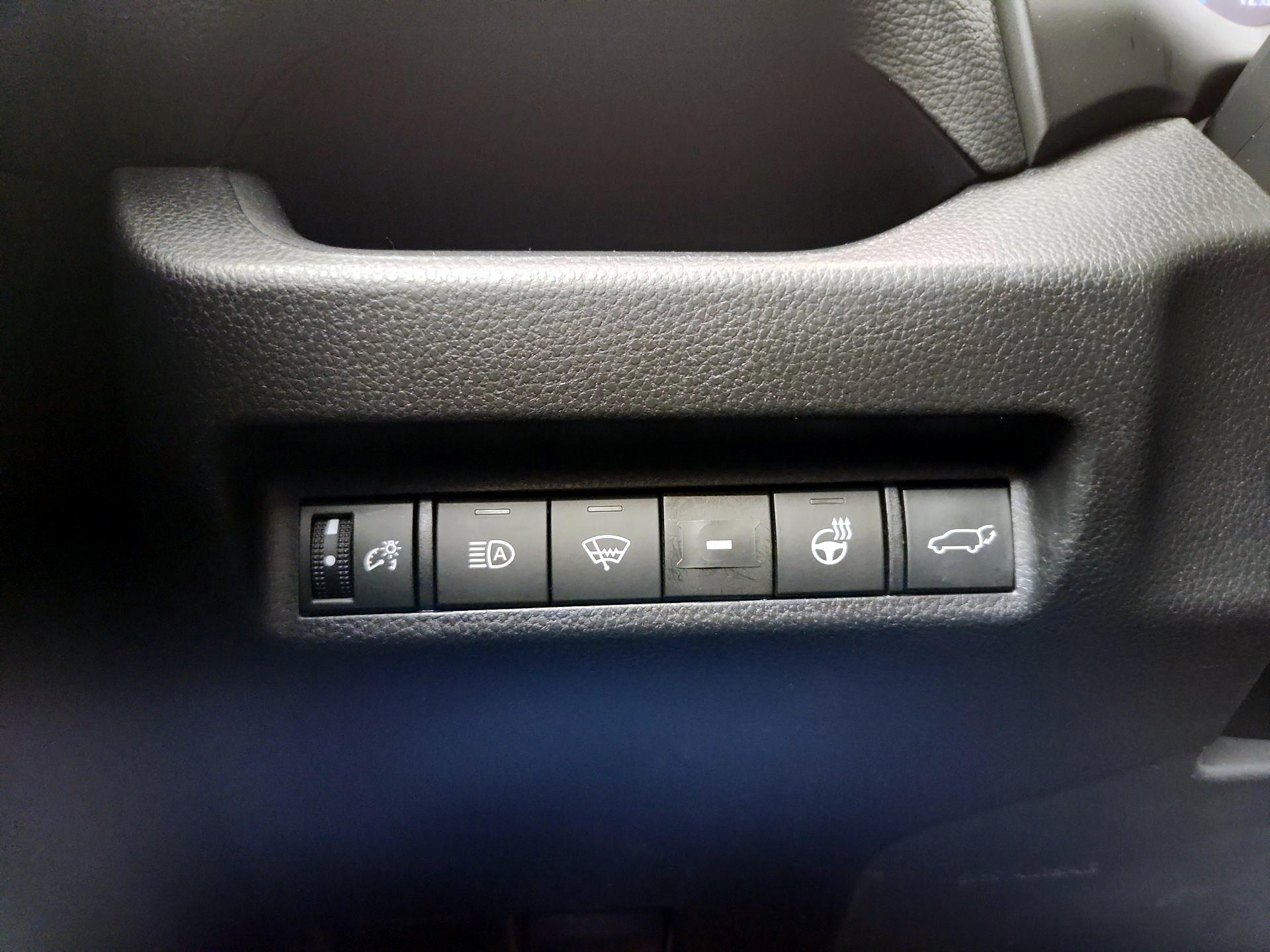 Thumbnail: 2022 Toyota RAV4 - 13