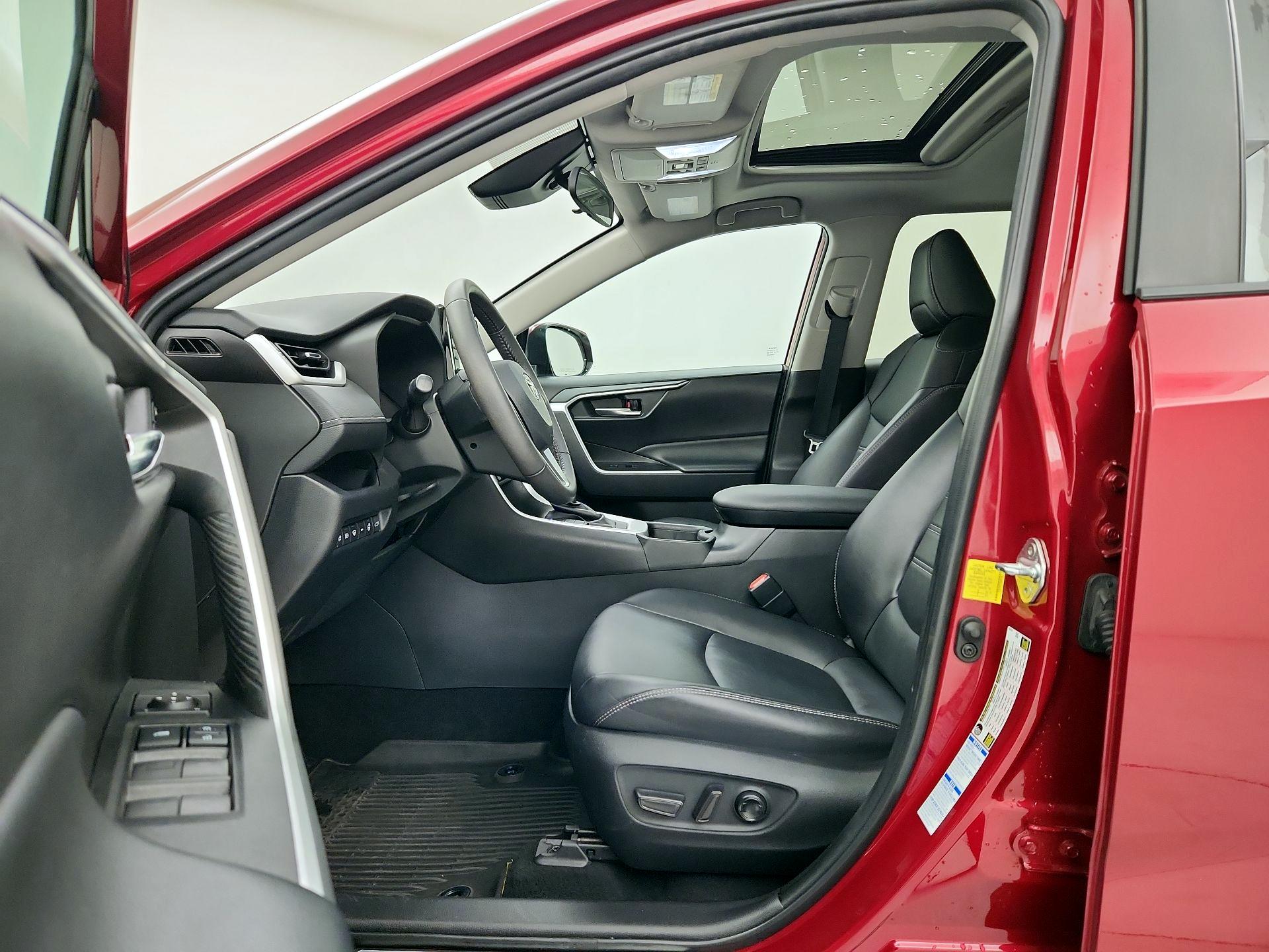 Thumbnail: 2022 Toyota RAV4 - 19