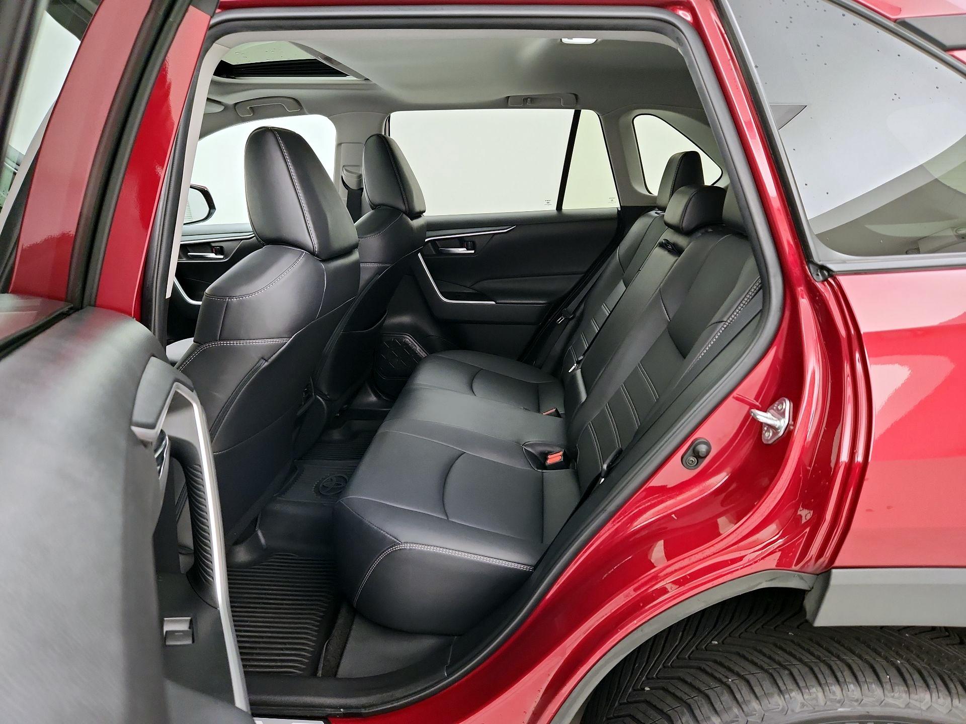 Thumbnail: 2022 Toyota RAV4 - 20