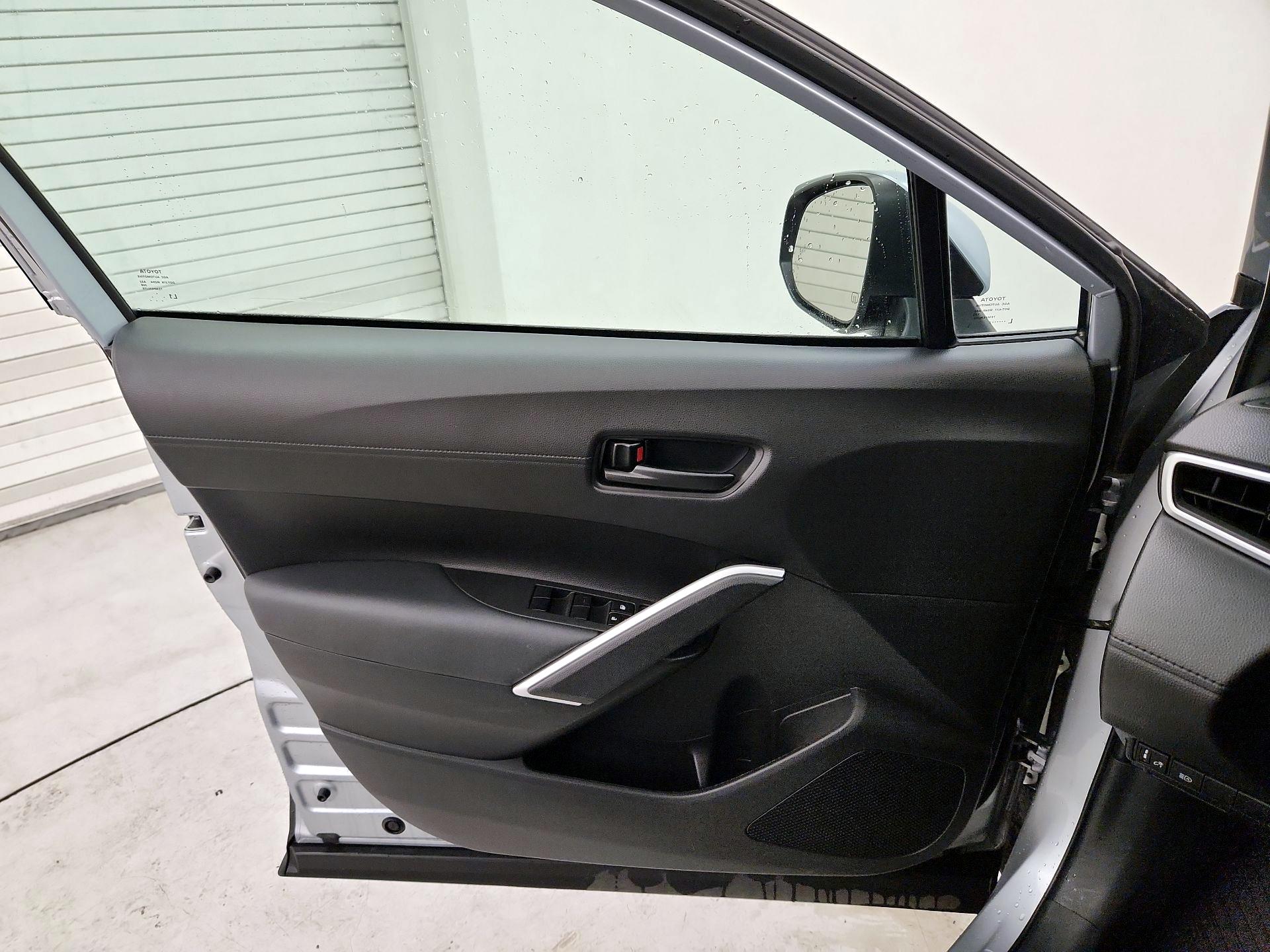 Thumbnail: 2022 Toyota Corolla Cross - 12