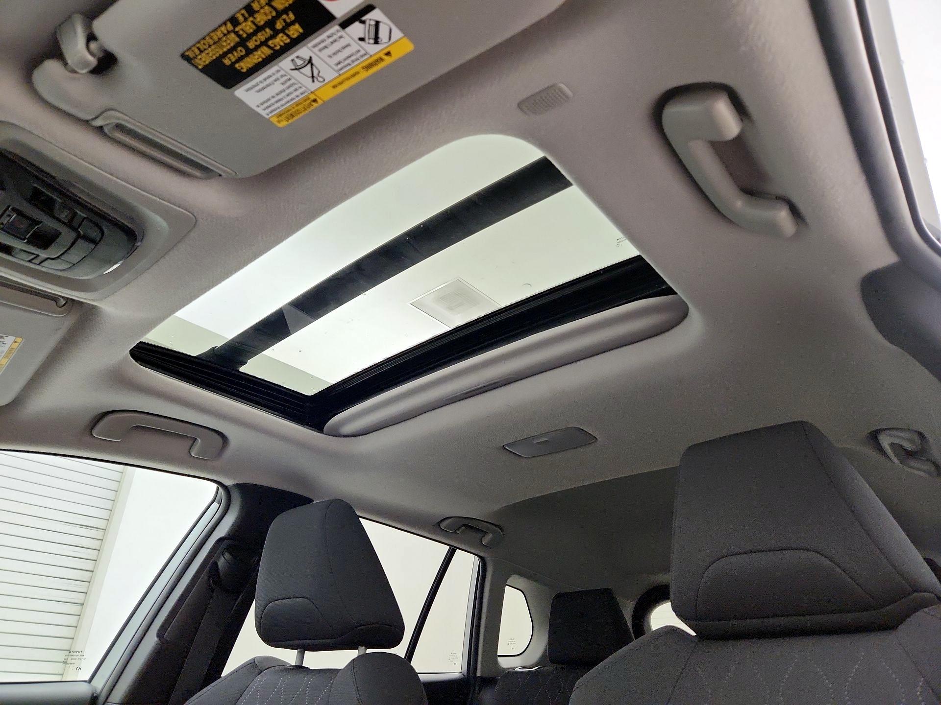 Thumbnail: 2022 Toyota Corolla Cross - 19