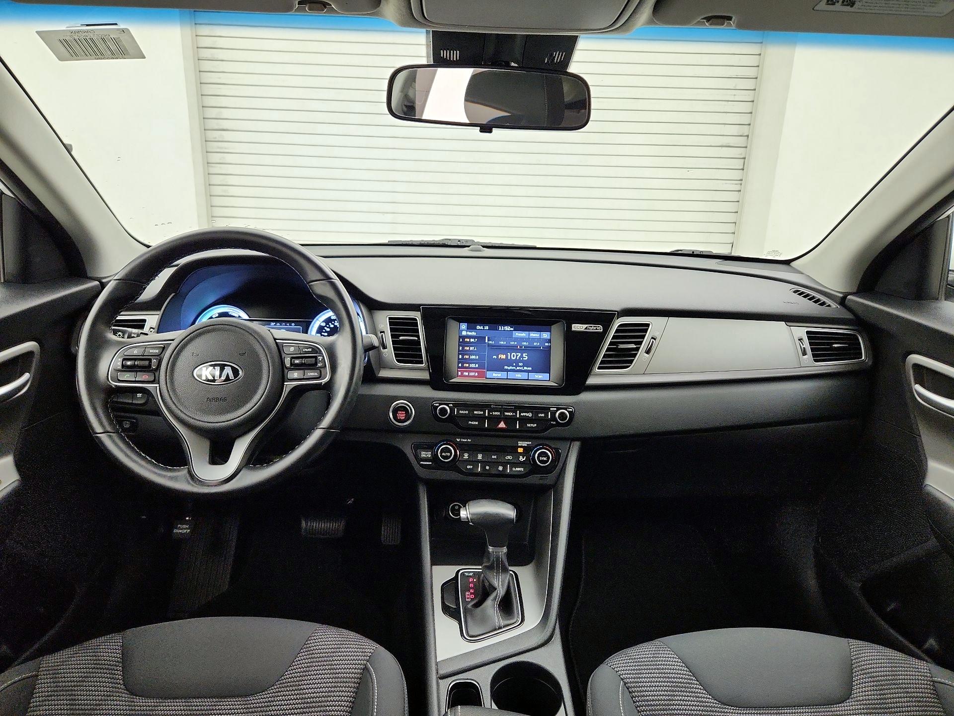 Thumbnail: 2017 Kia Niro - 9