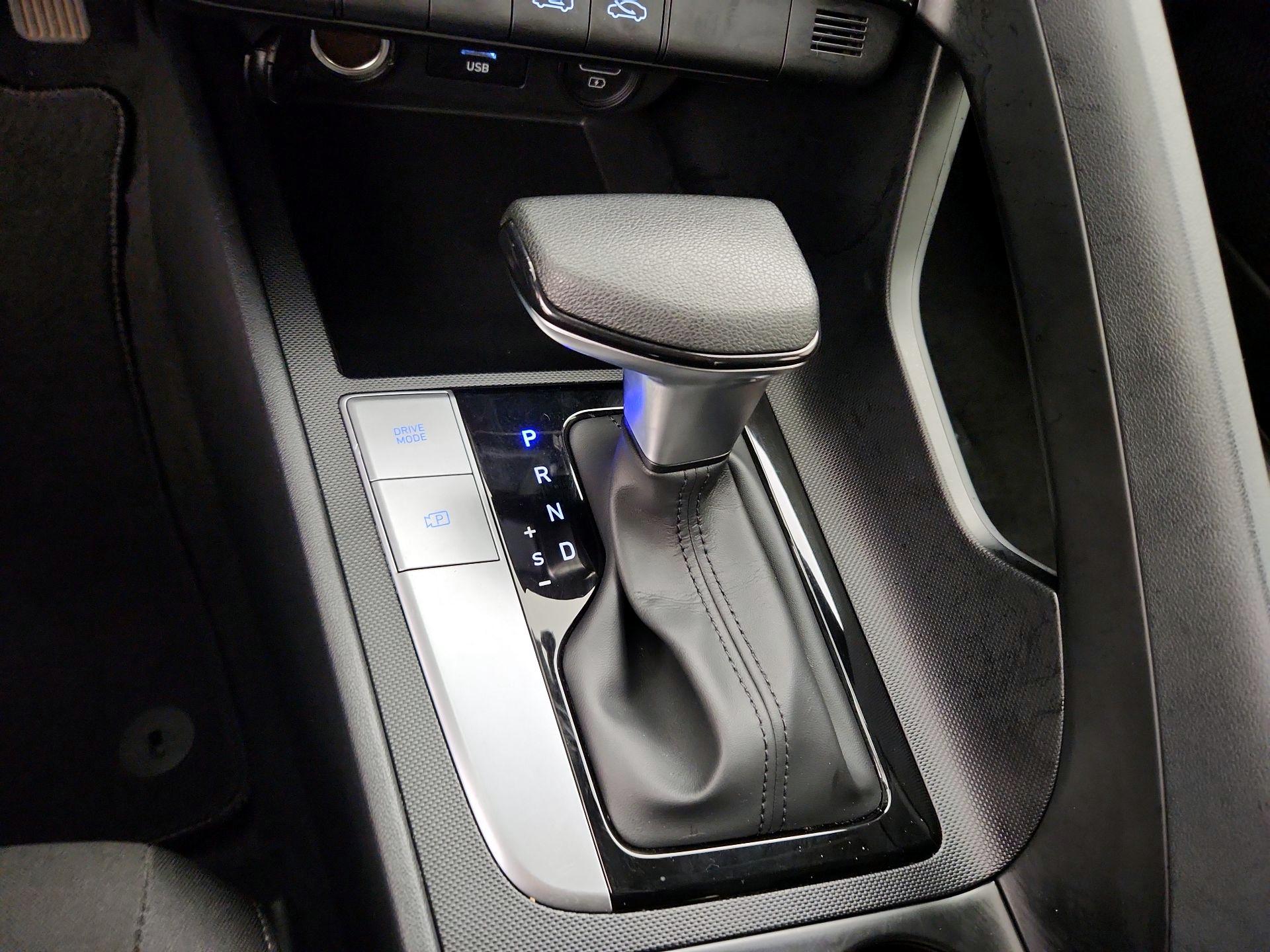 Thumbnail: 2022 Hyundai Elantra - 17