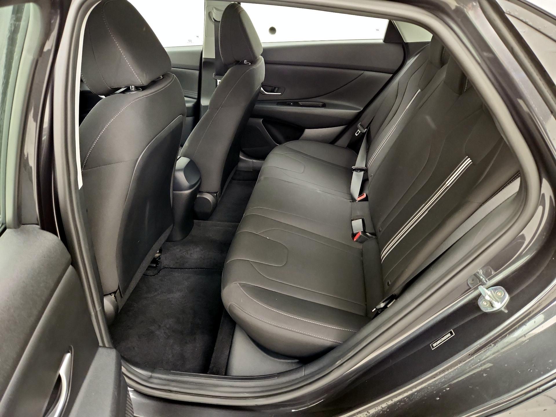 Thumbnail: 2022 Hyundai Elantra - 19