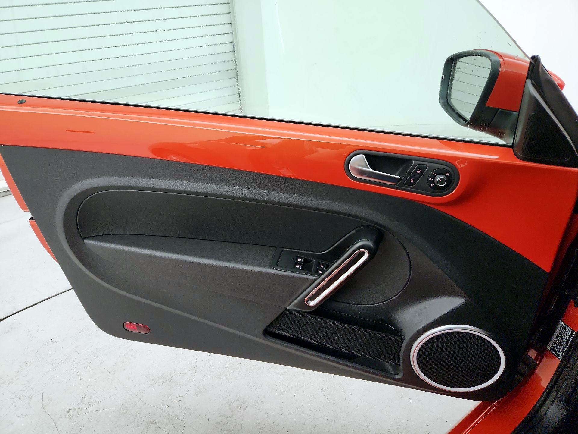 Thumbnail: 2019 Volkswagen Beetle - 12