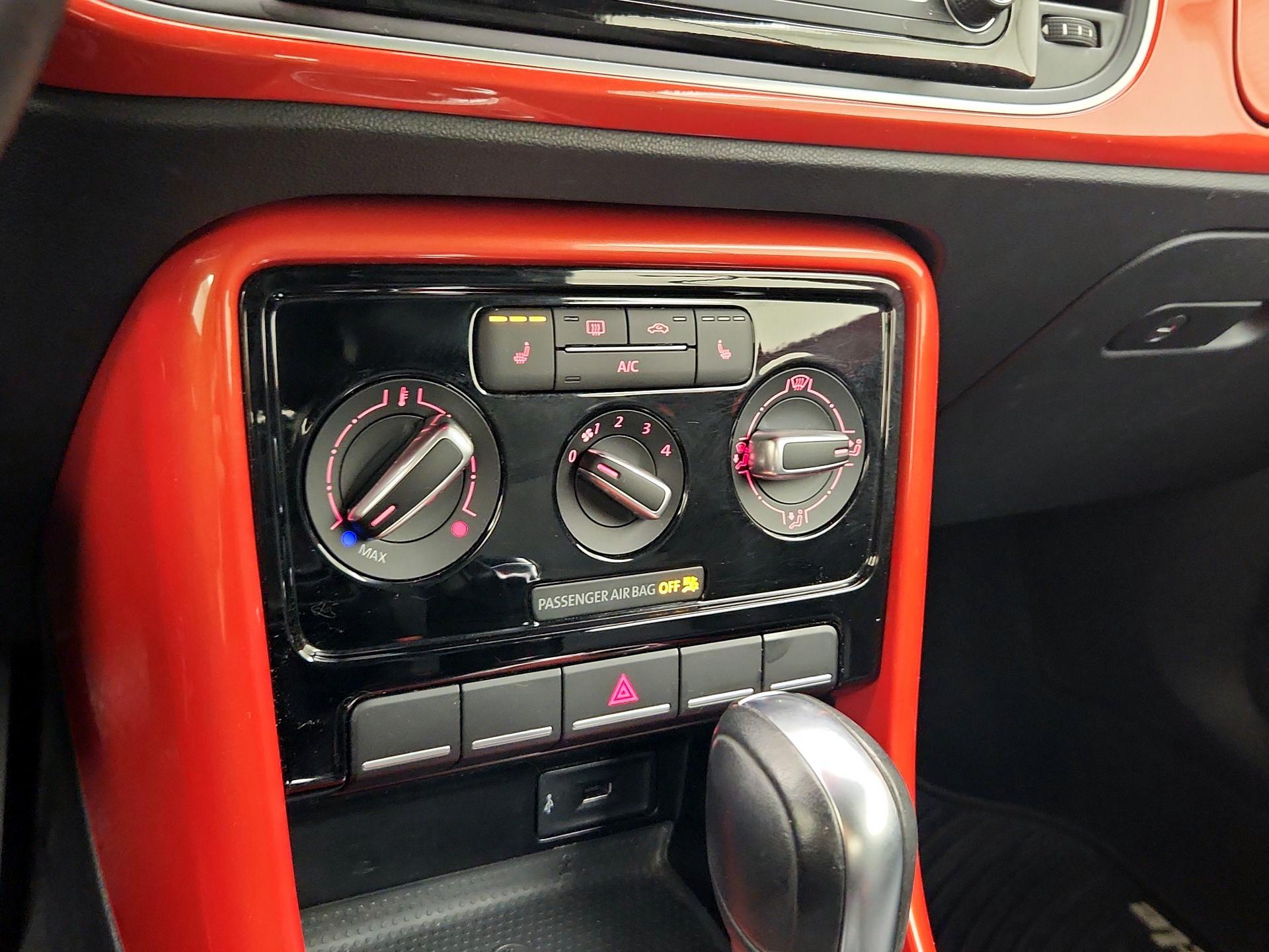 Thumbnail: 2019 Volkswagen Beetle - 16
