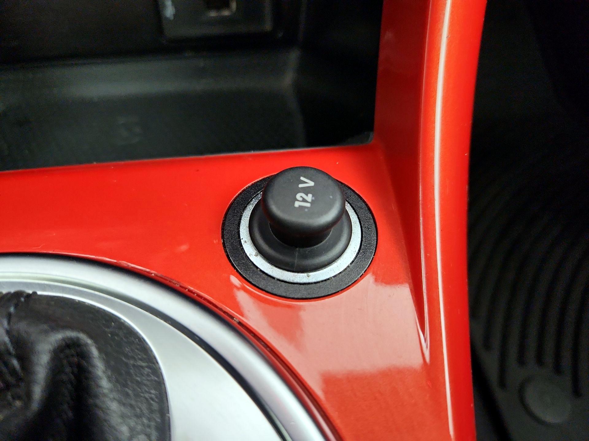 Thumbnail: 2019 Volkswagen Beetle - 18