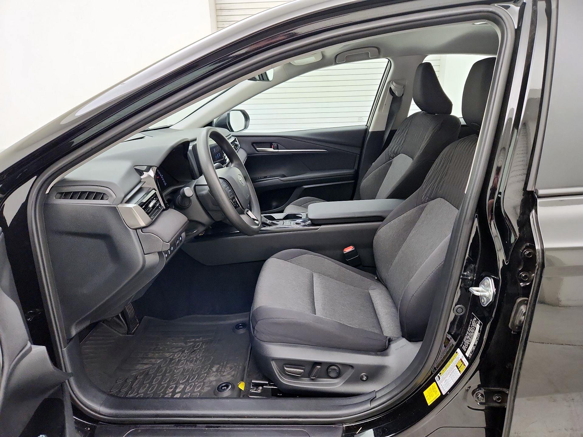 Thumbnail: 2025 Toyota Camry - 11