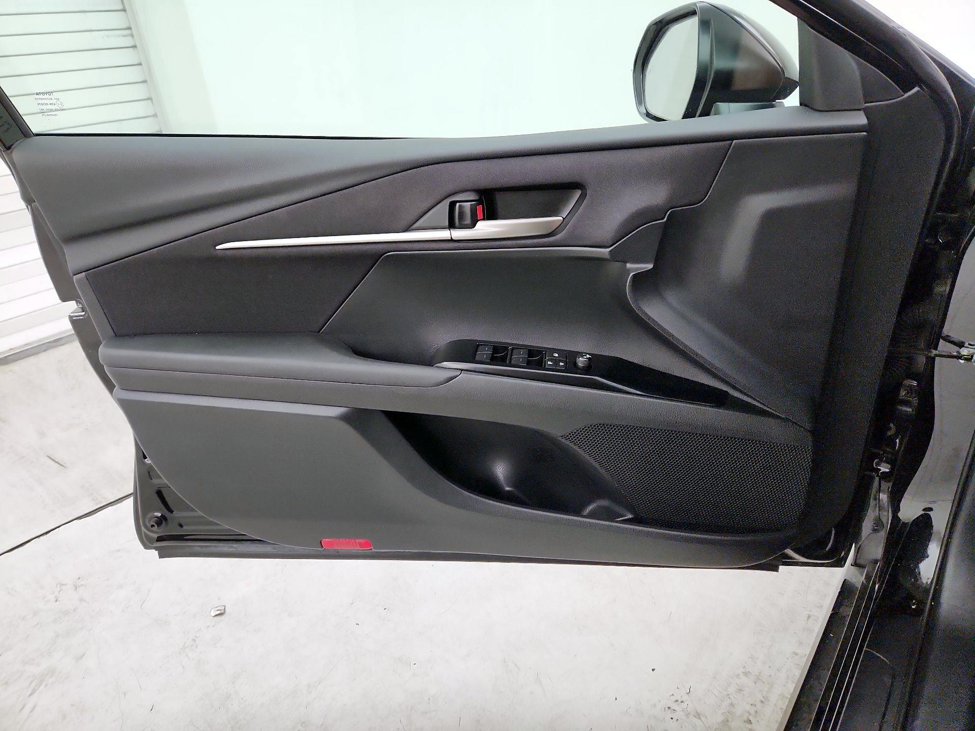 Thumbnail: 2025 Toyota Camry - 12