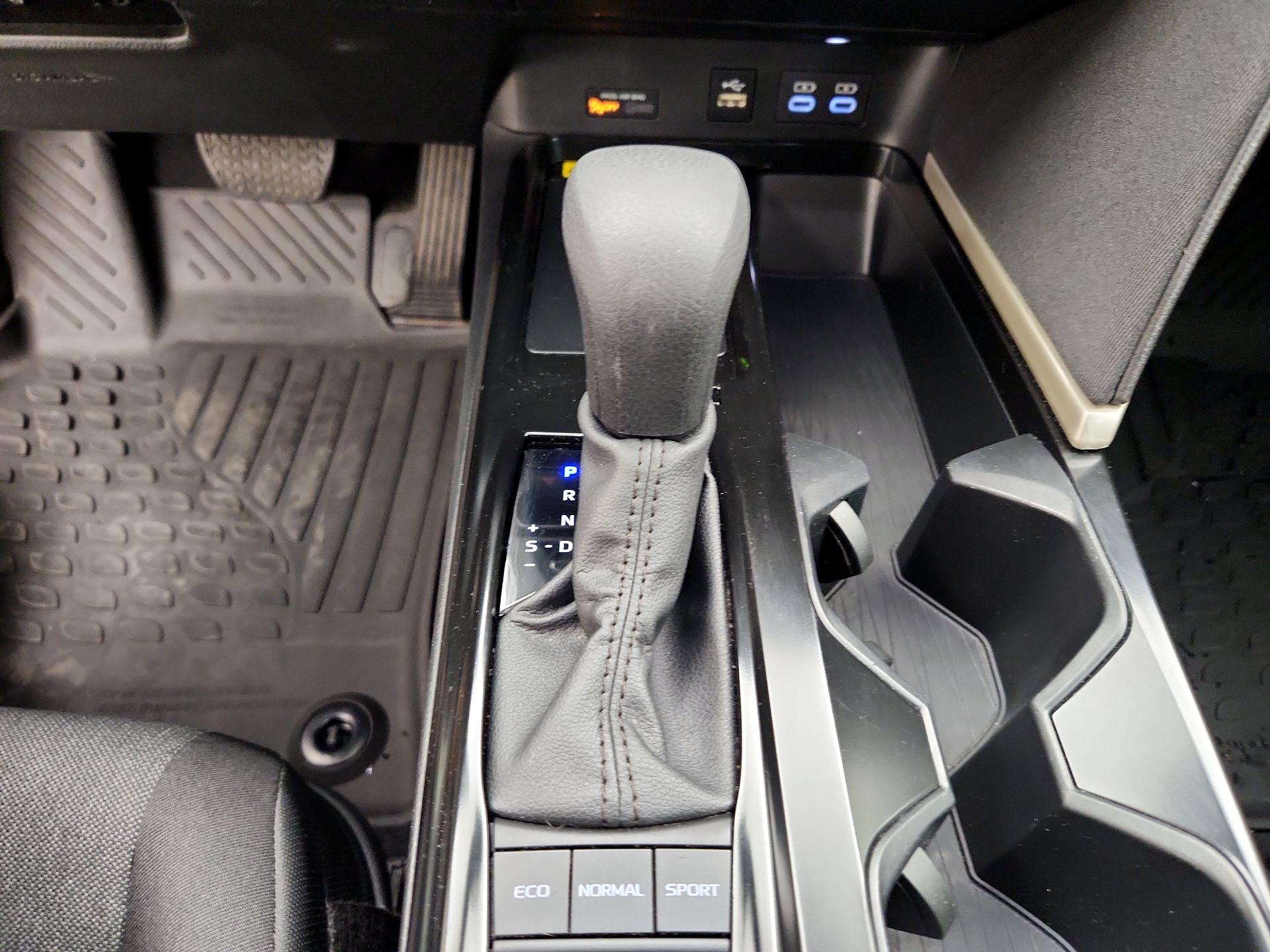 Thumbnail: 2025 Toyota Camry - 17