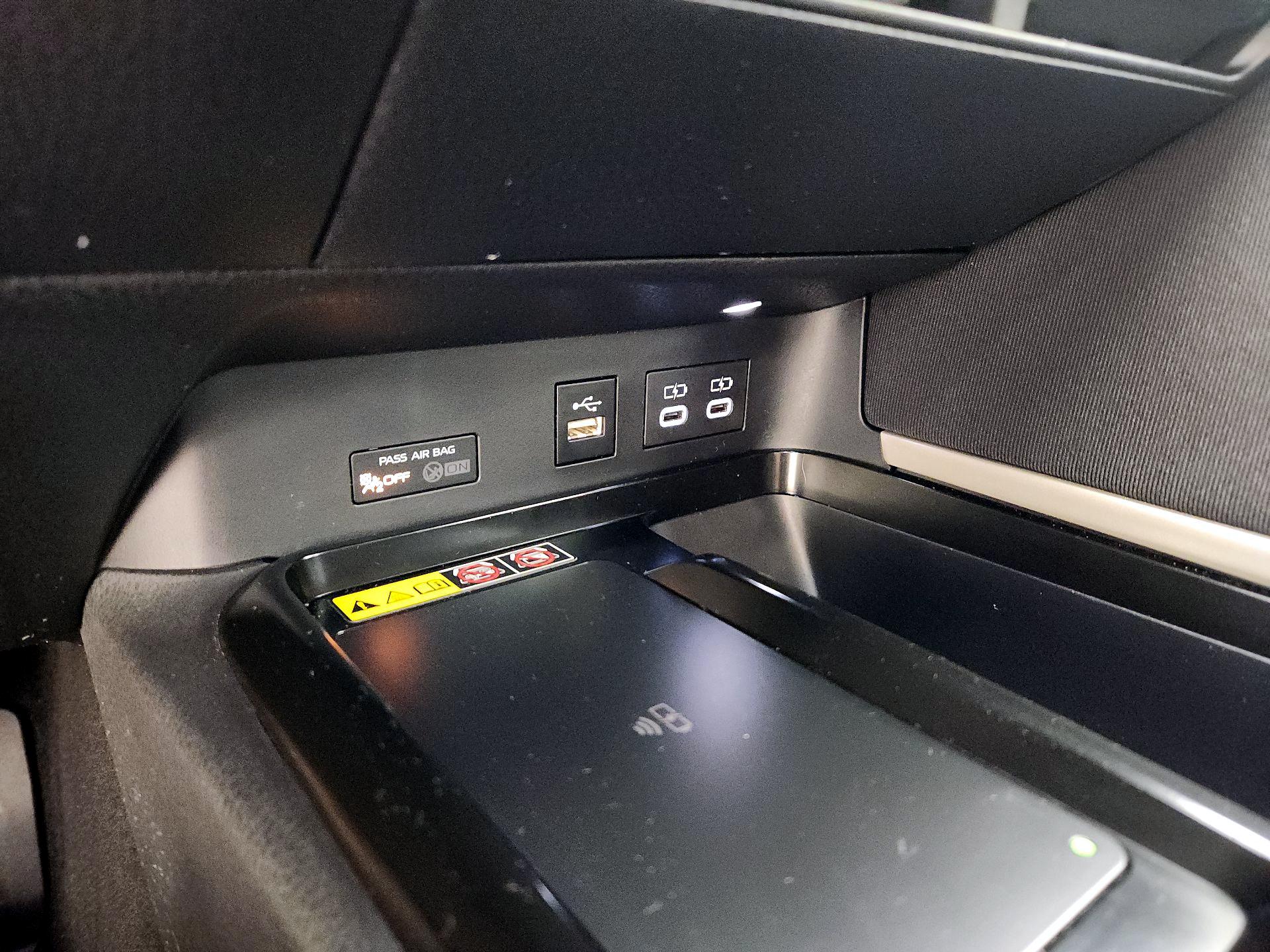 Thumbnail: 2025 Toyota Camry - 18