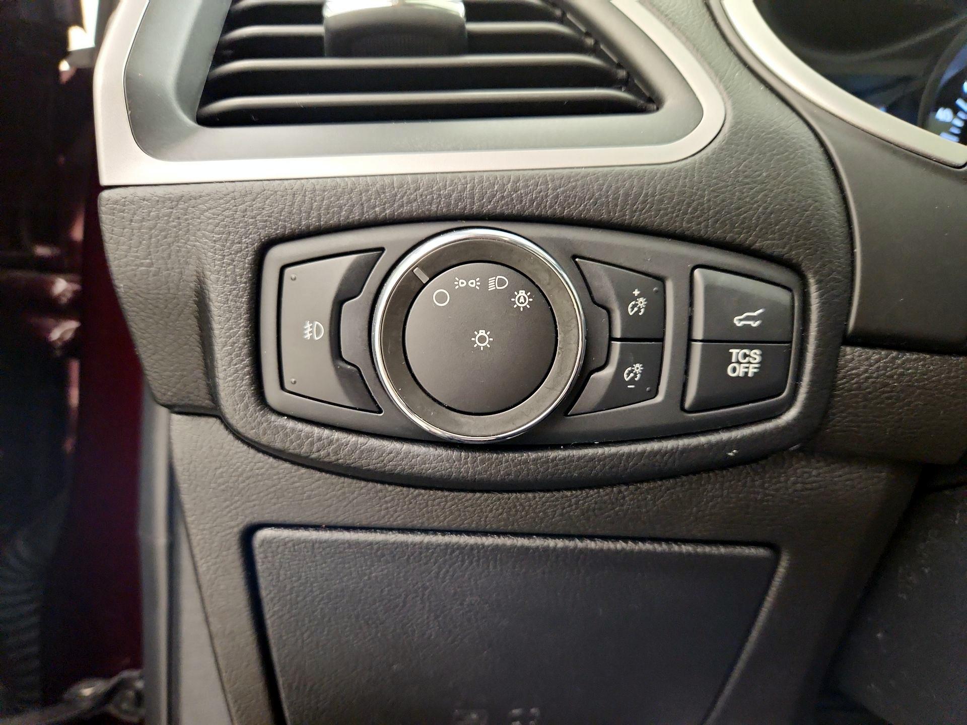 Thumbnail: 2021 Ford Edge - 13