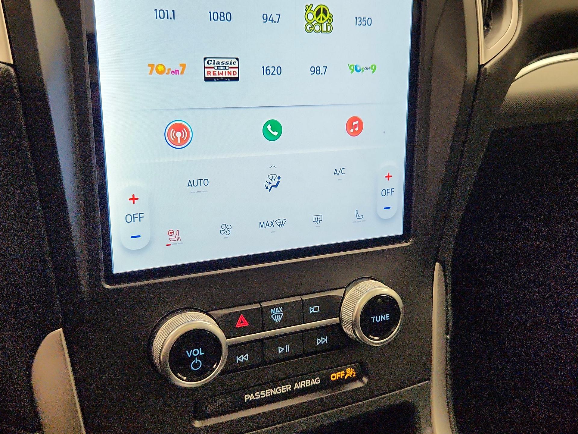 Thumbnail: 2021 Ford Edge - 16