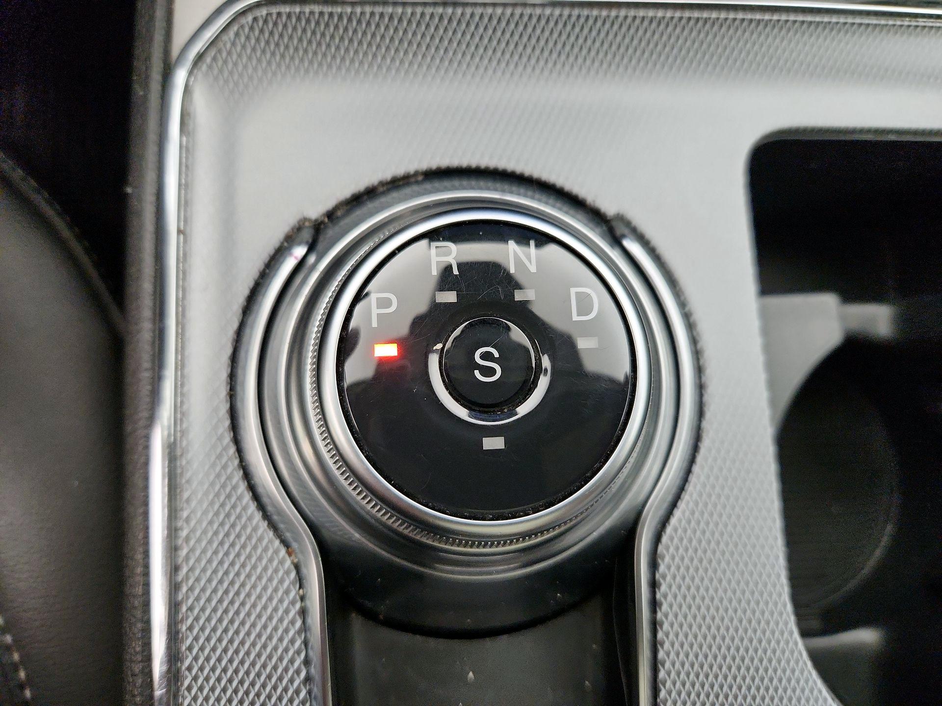 Thumbnail: 2021 Ford Edge - 17