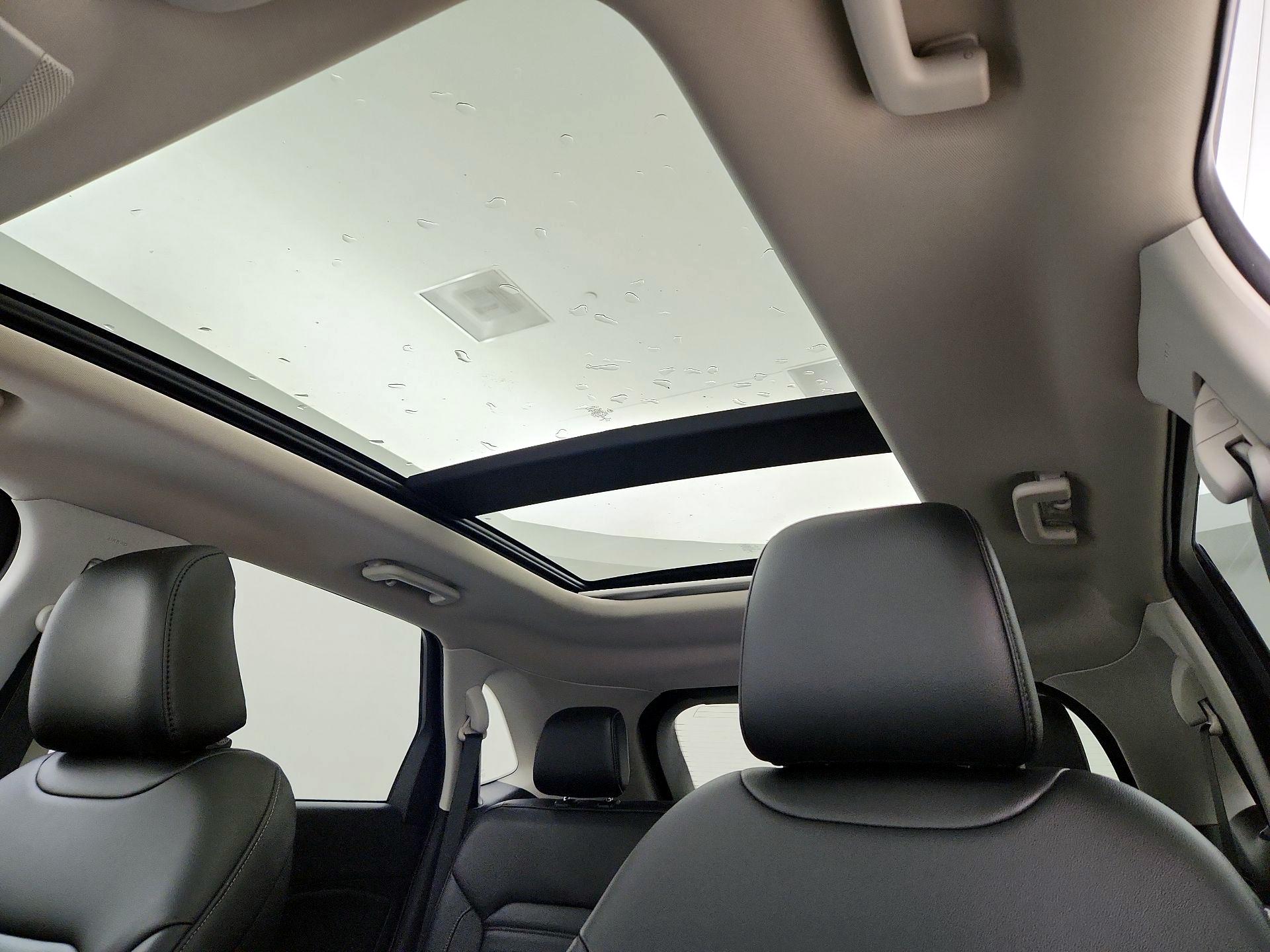 Thumbnail: 2021 Ford Edge - 19