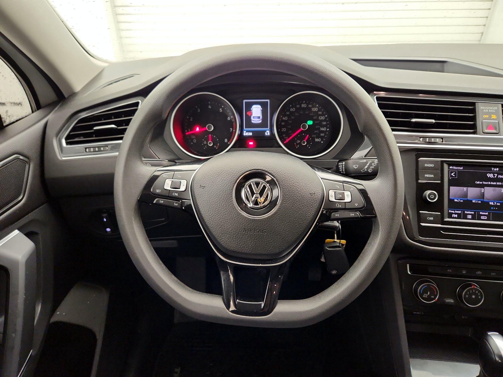 Thumbnail: 2018 Volkswagen Tiguan - 10