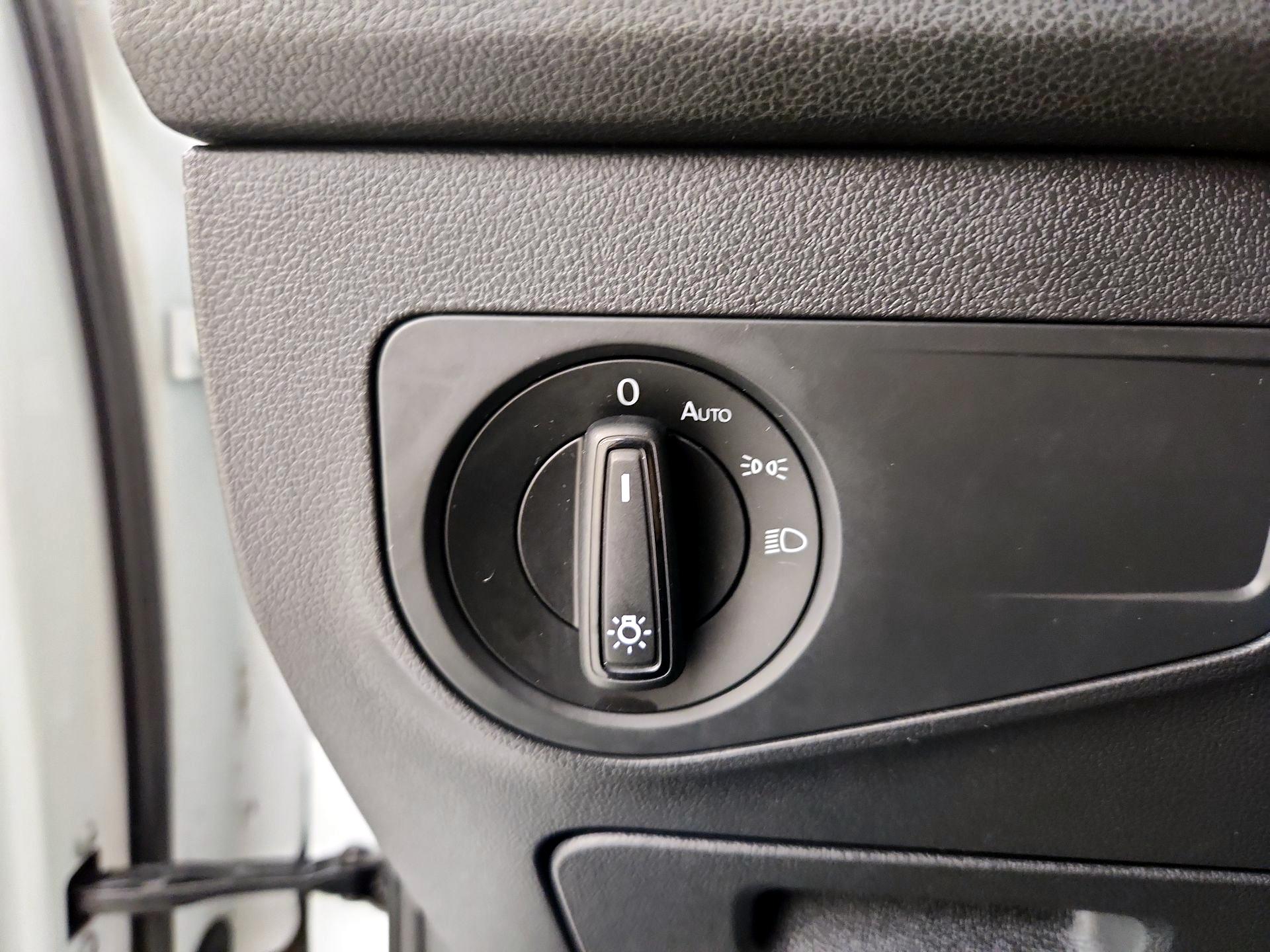 Thumbnail: 2018 Volkswagen Tiguan - 13