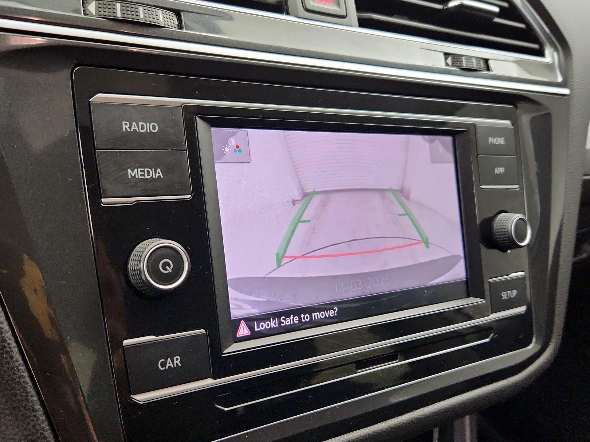 Thumbnail: 2018 Volkswagen Tiguan - 14