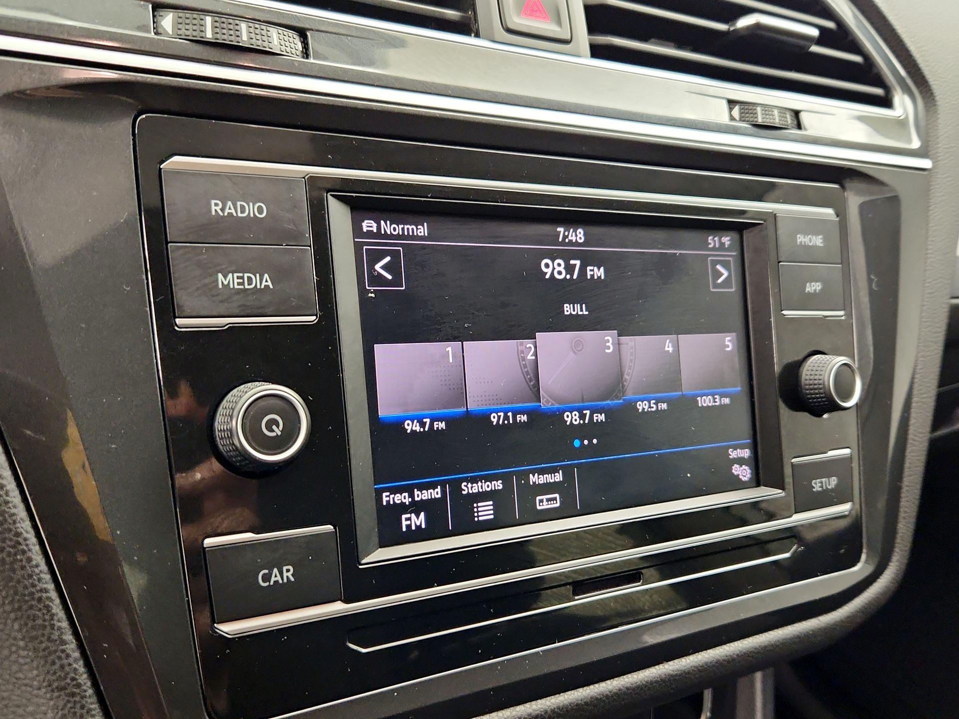 Thumbnail: 2018 Volkswagen Tiguan - 15