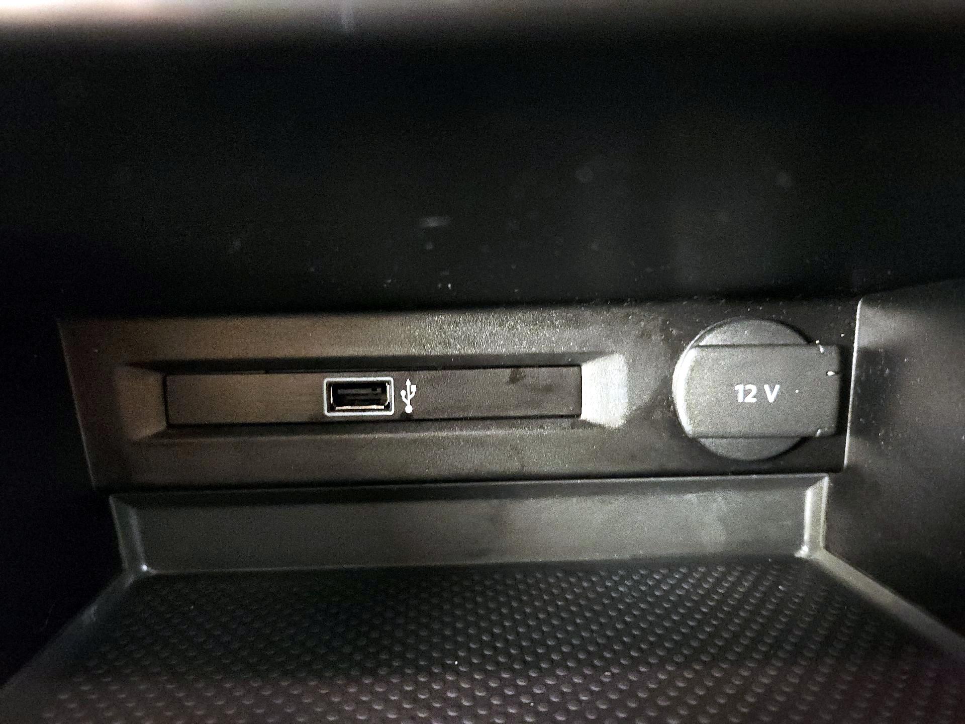 Thumbnail: 2018 Volkswagen Tiguan - 18