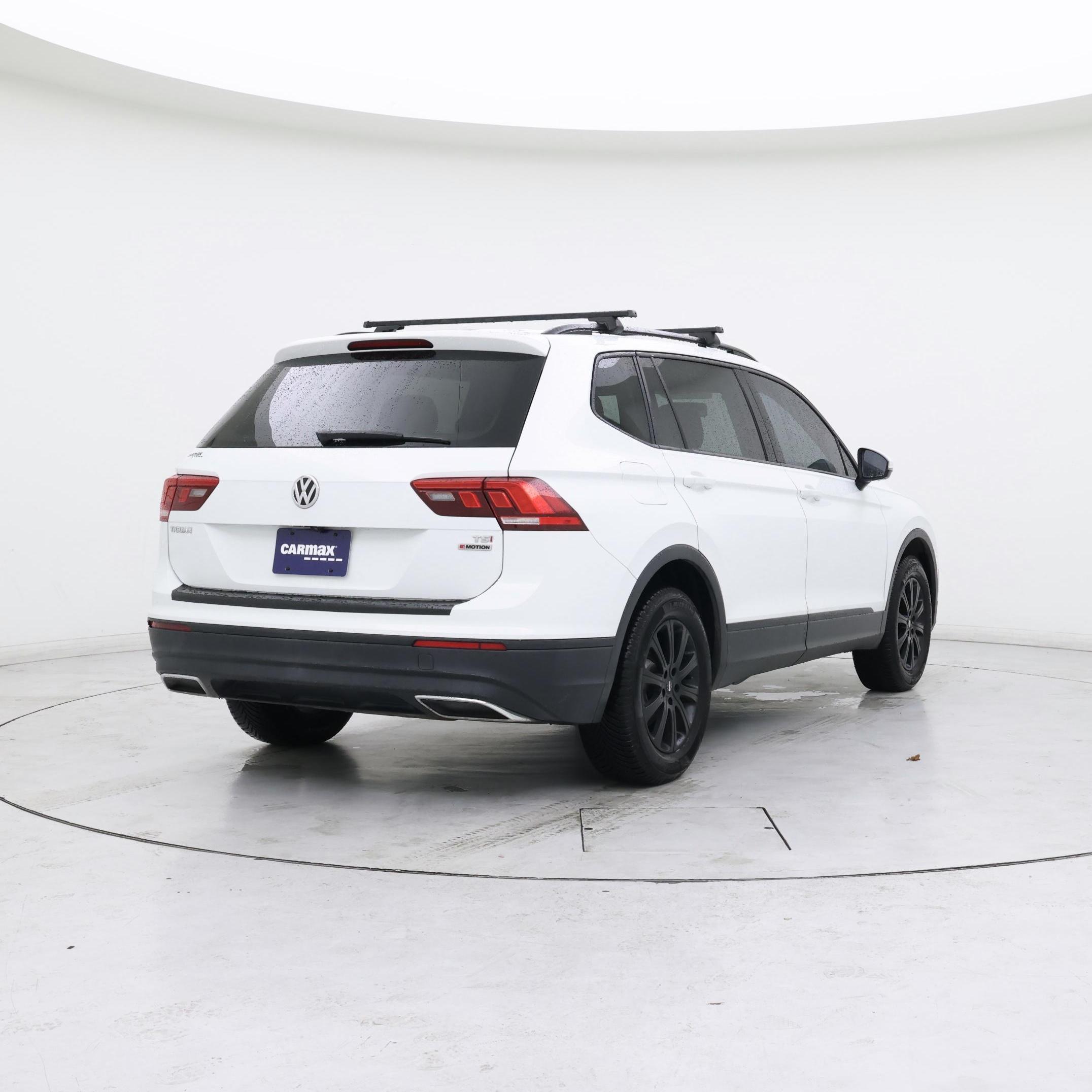 Thumbnail: 2018 Volkswagen Tiguan - 8