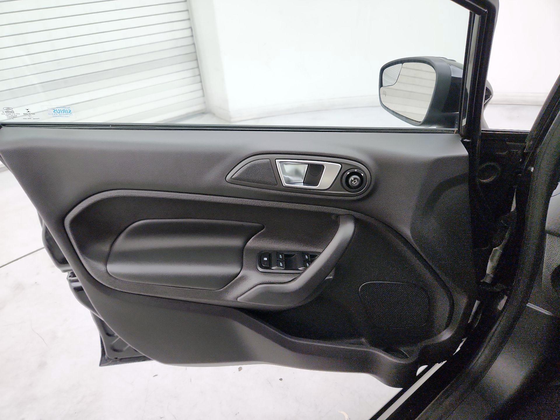 Thumbnail: 2014 Ford Fiesta - 12