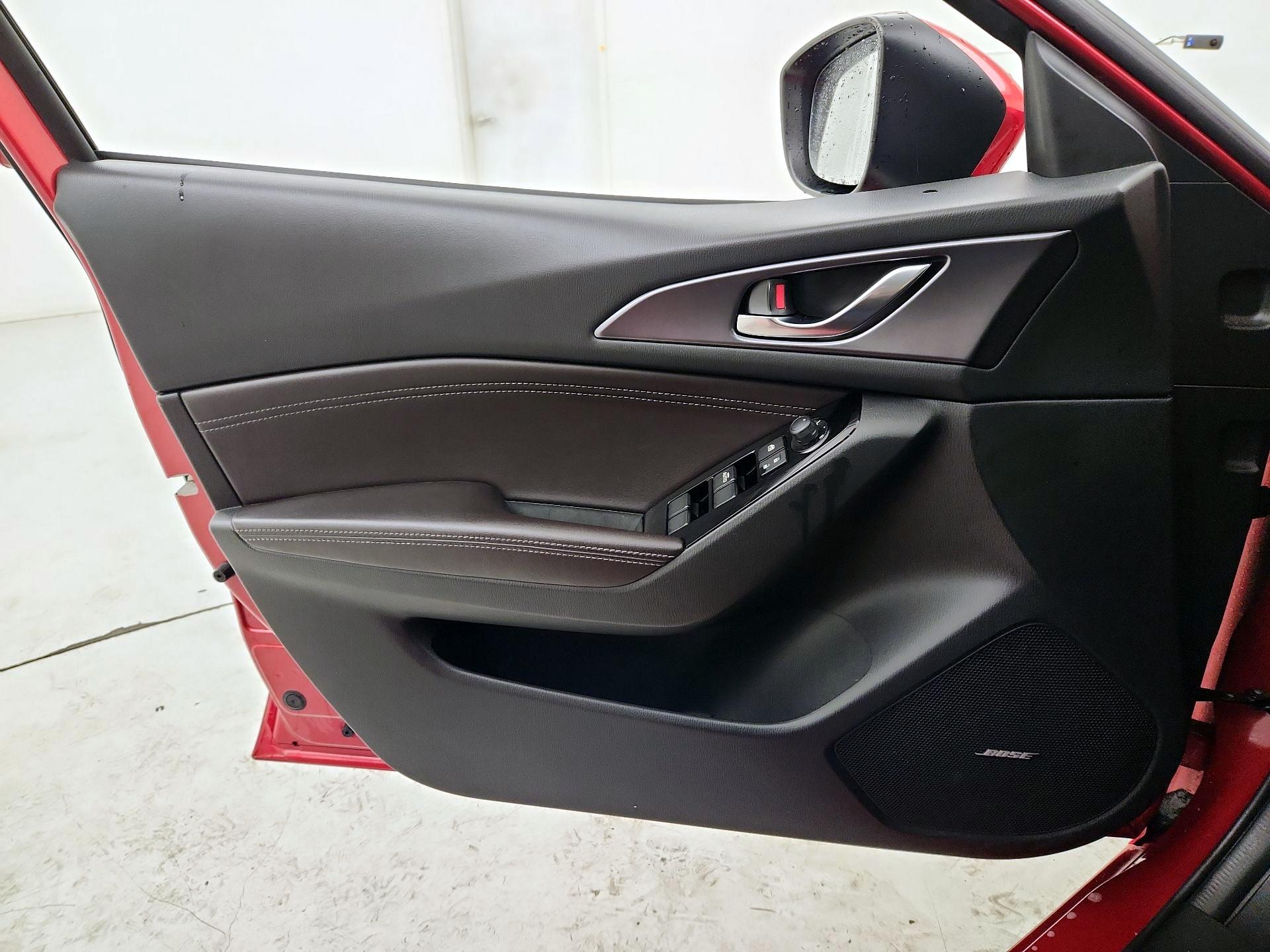 Thumbnail: 2017 Mazda Mazda3 - 12