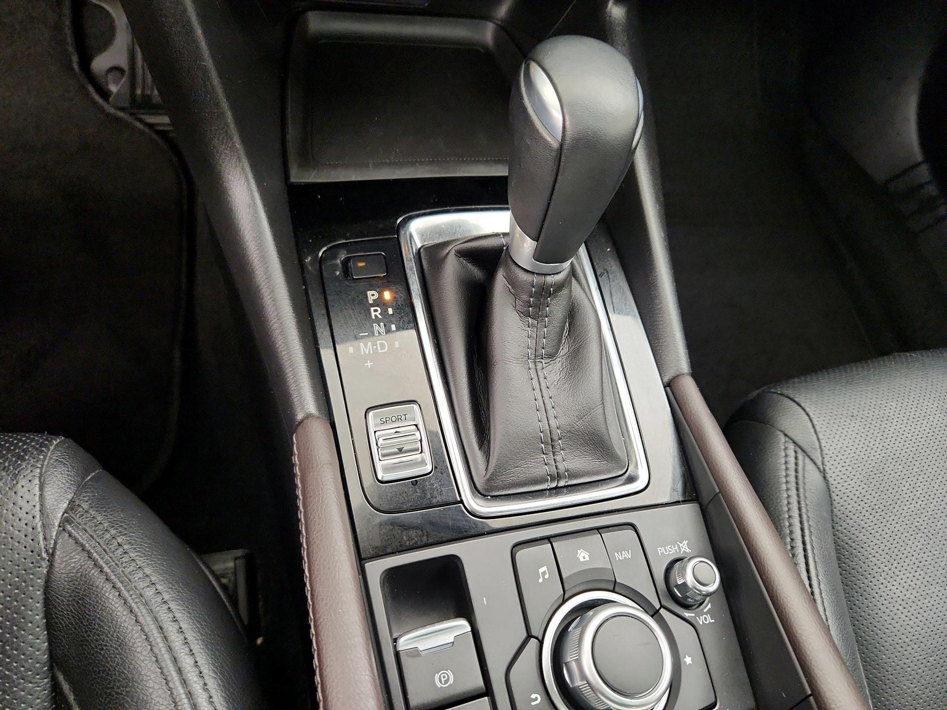 Thumbnail: 2017 Mazda Mazda3 - 18