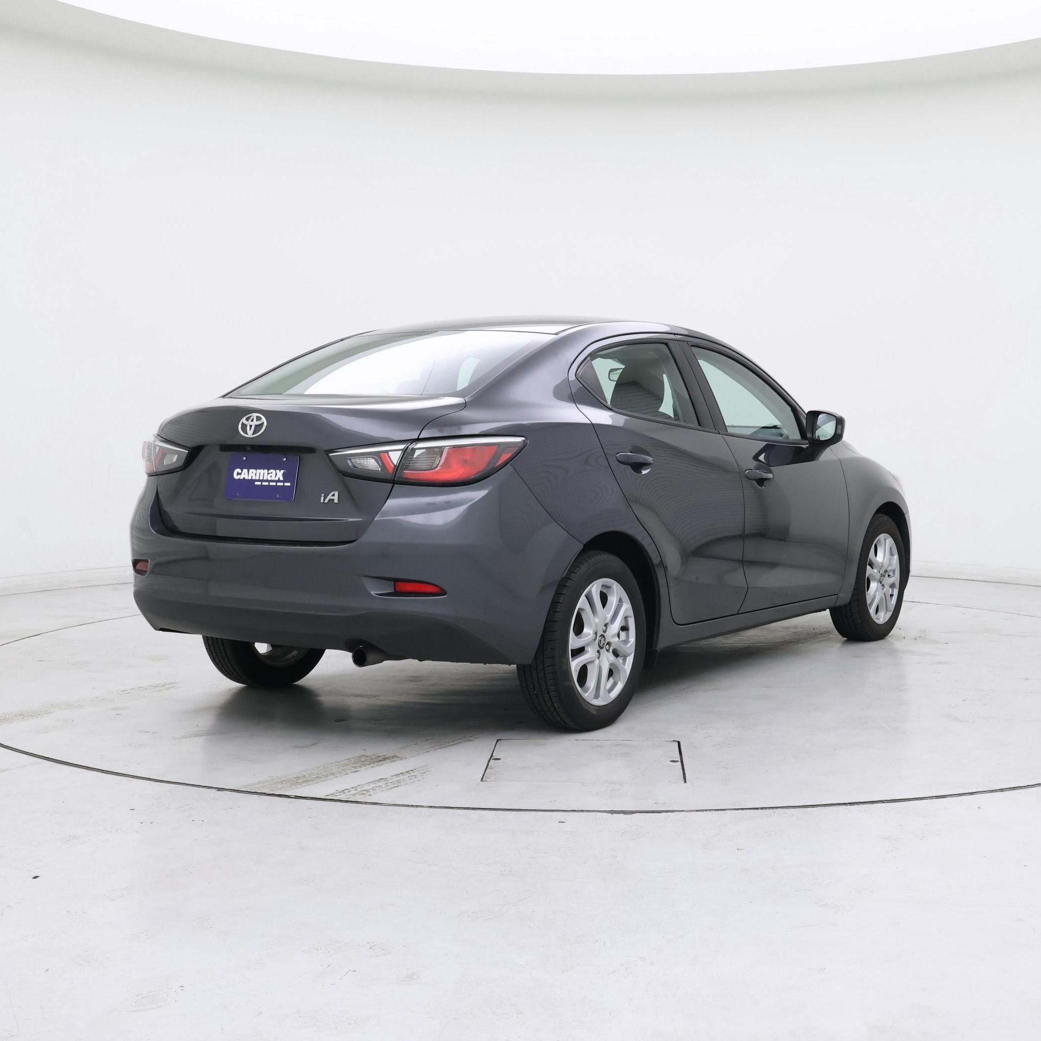 Thumbnail: 2018 Toyota Yaris iA - 8