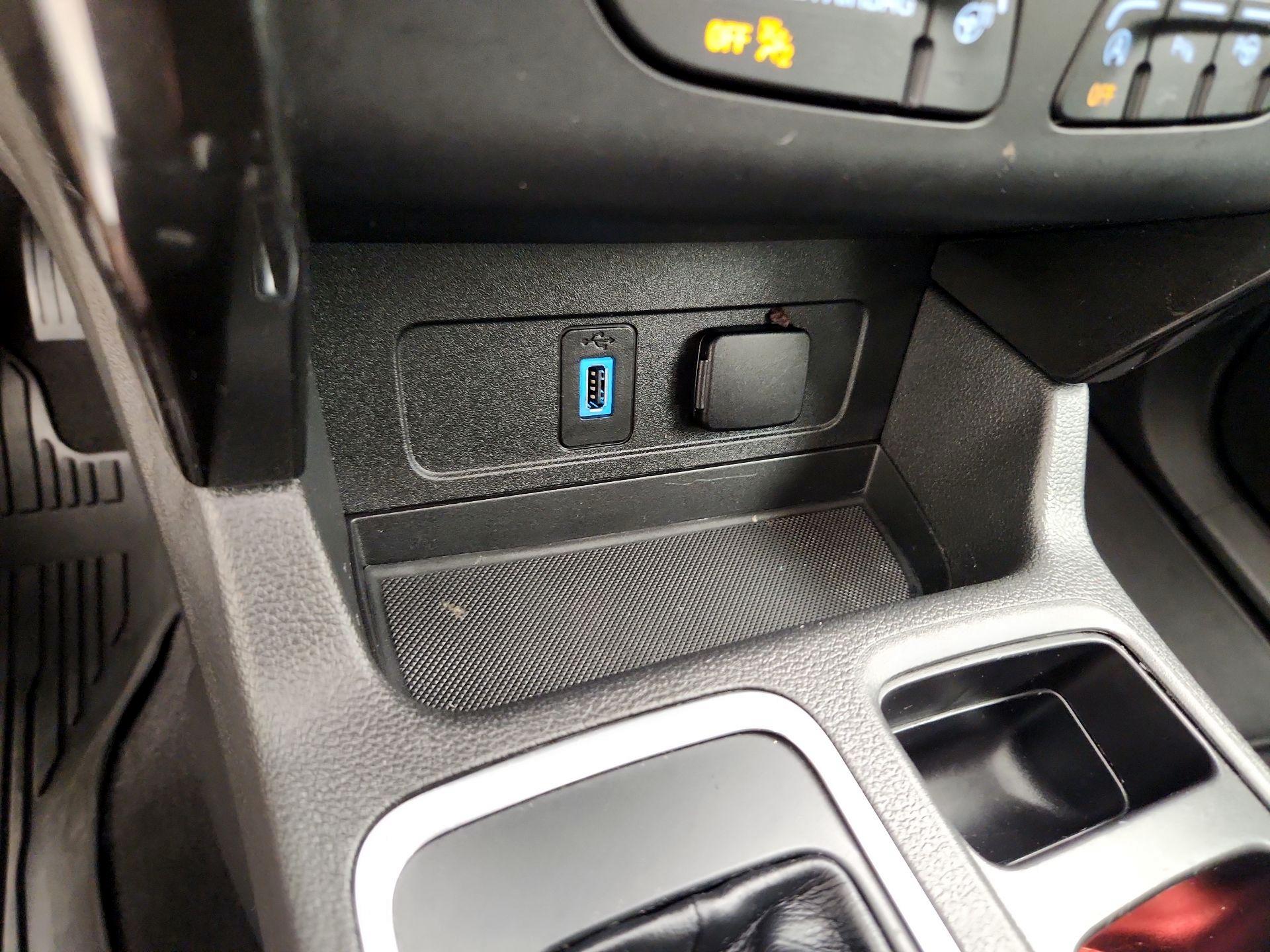 Thumbnail: 2019 Ford Escape - 19