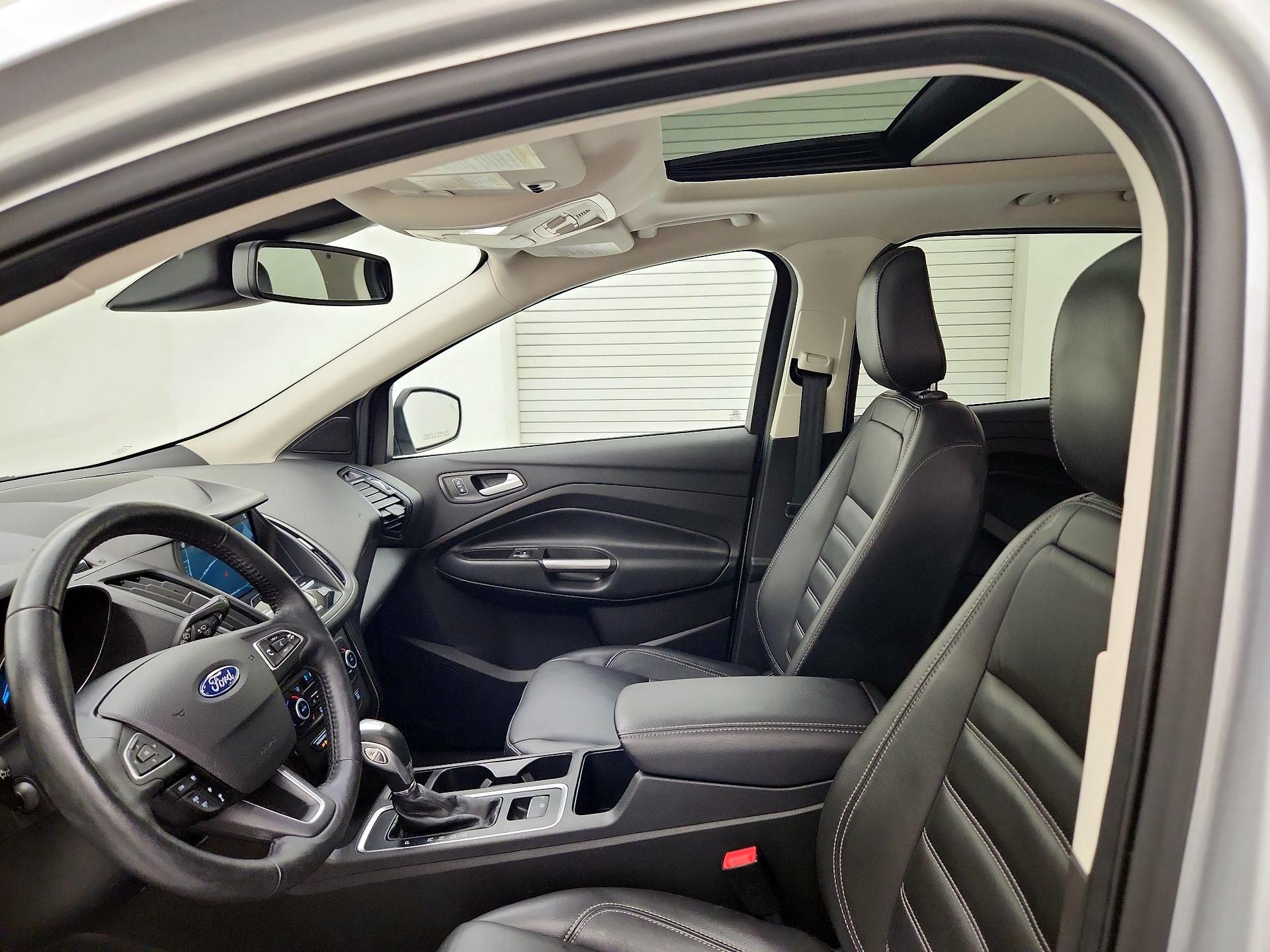 Thumbnail: 2019 Ford Escape - 20