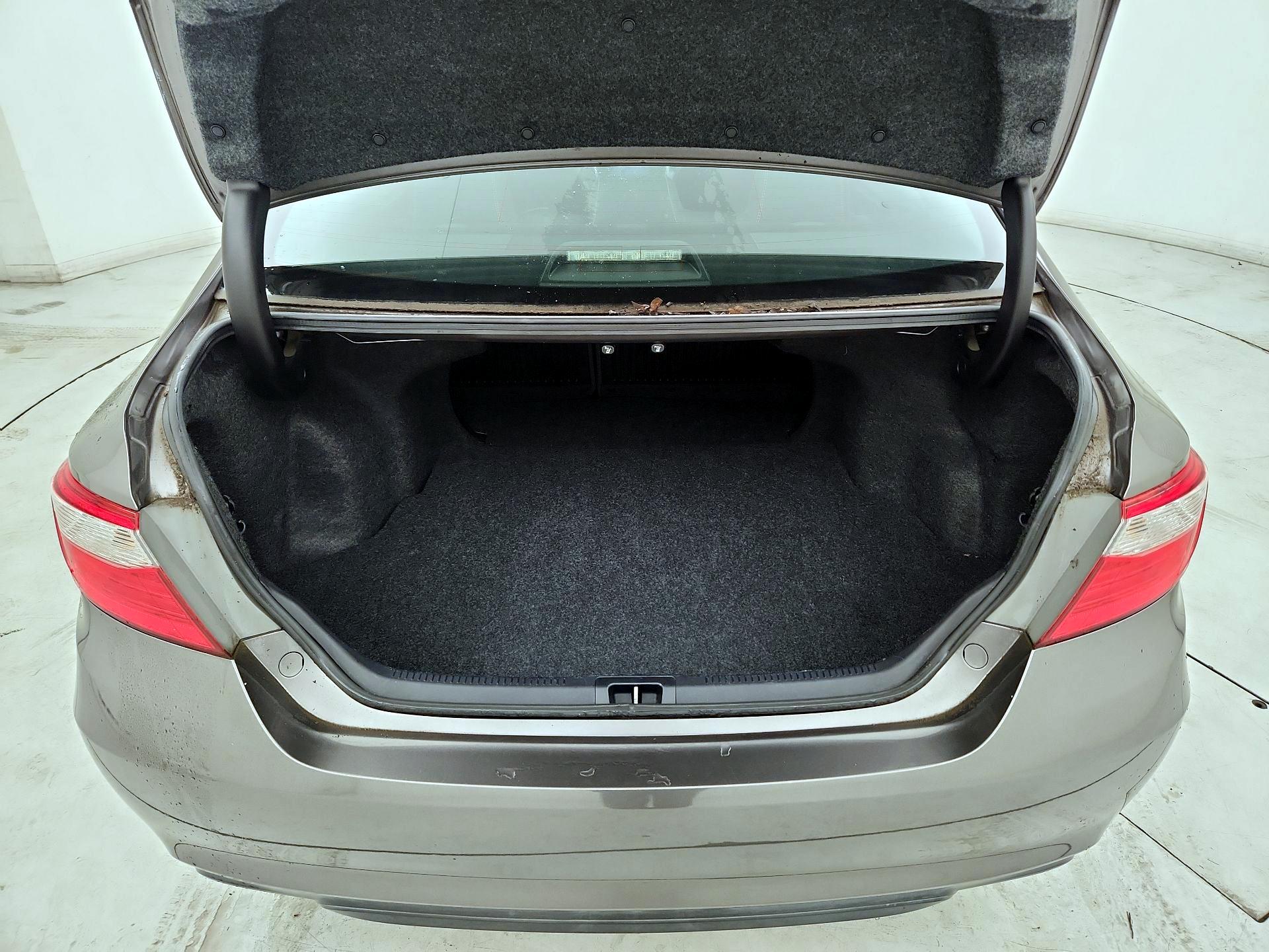 Thumbnail: 2017 Toyota Camry - 20