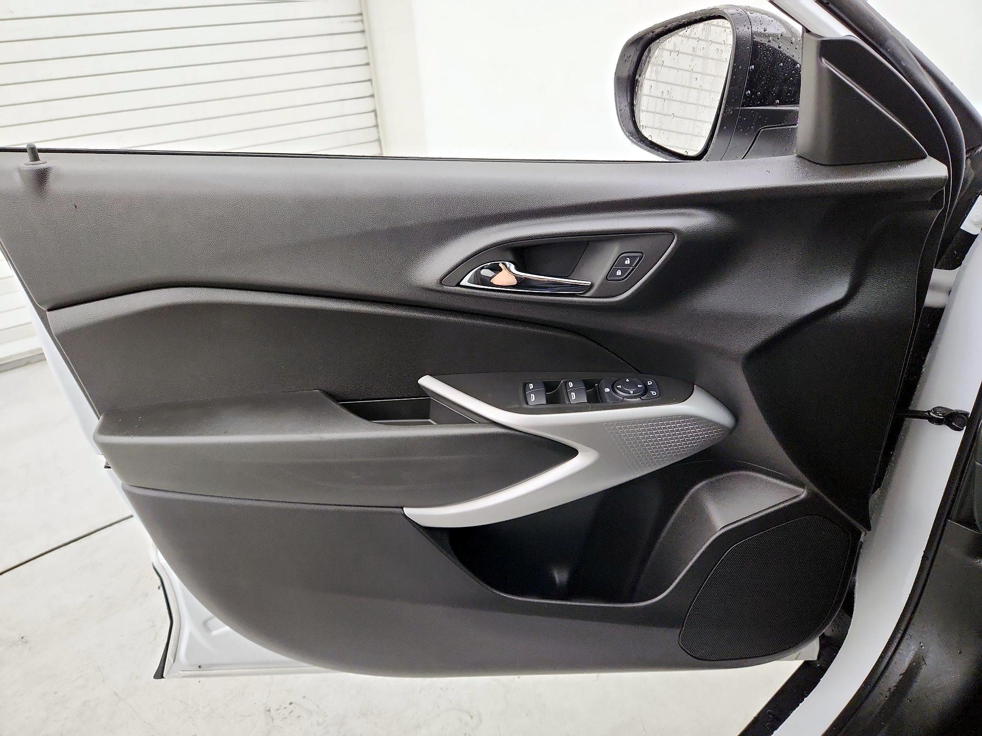 Thumbnail: 2024 Chevrolet Trax - 12