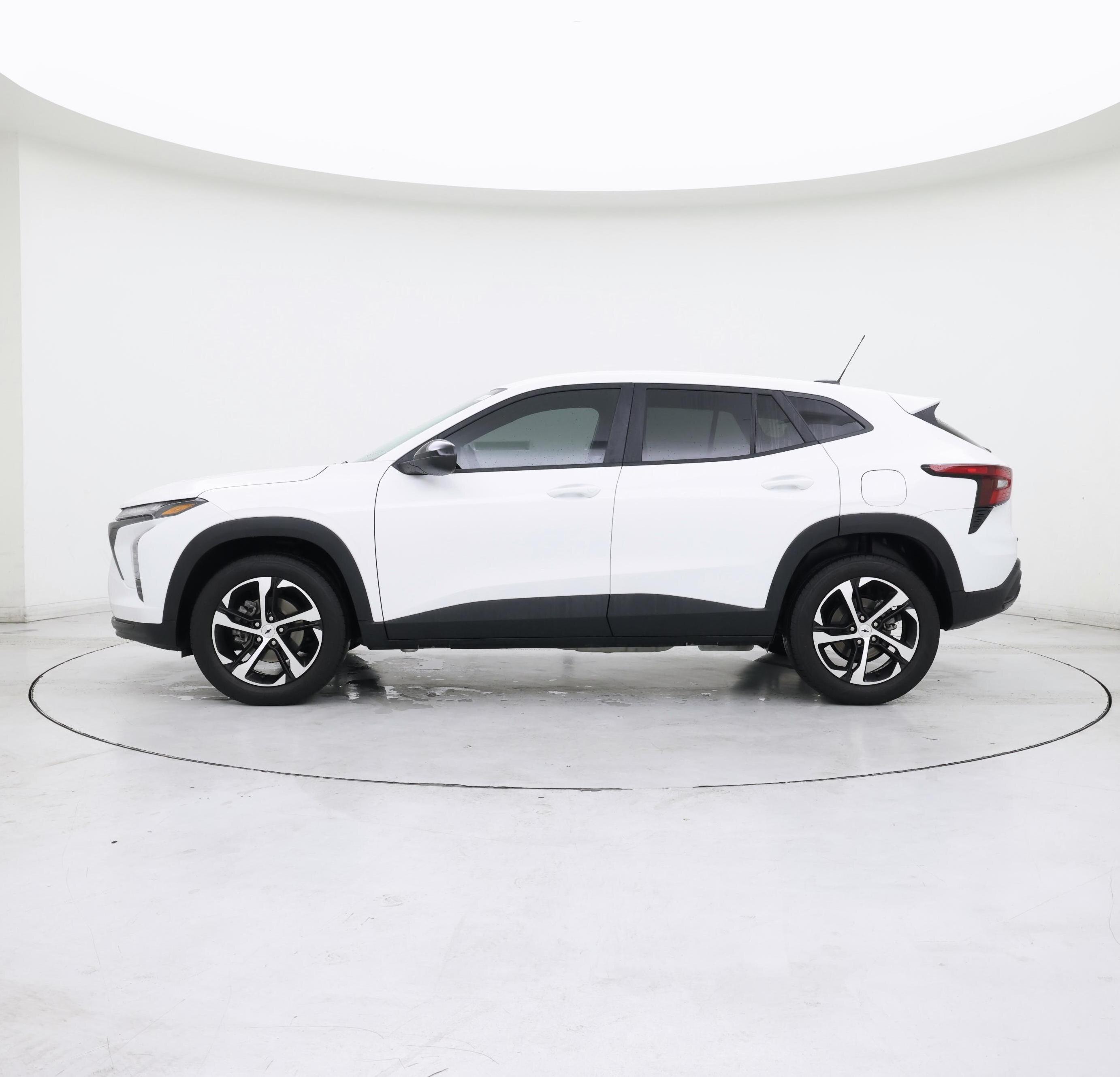 Thumbnail: 2024 Chevrolet Trax - 3