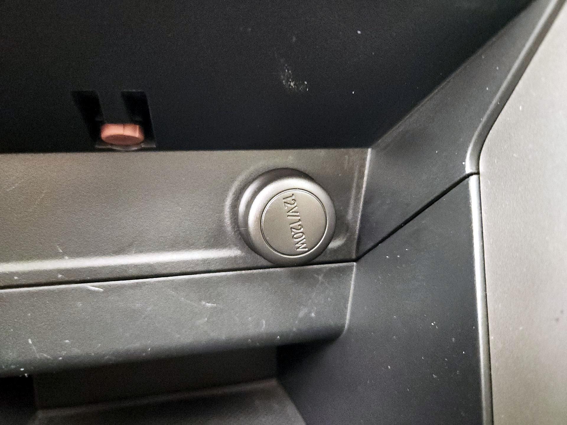 Thumbnail: 2015 Subaru Forester - 18