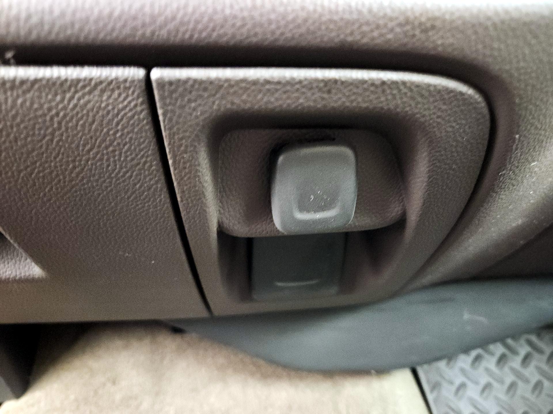 Thumbnail: 2015 Chevrolet Silverado 1500 - 18