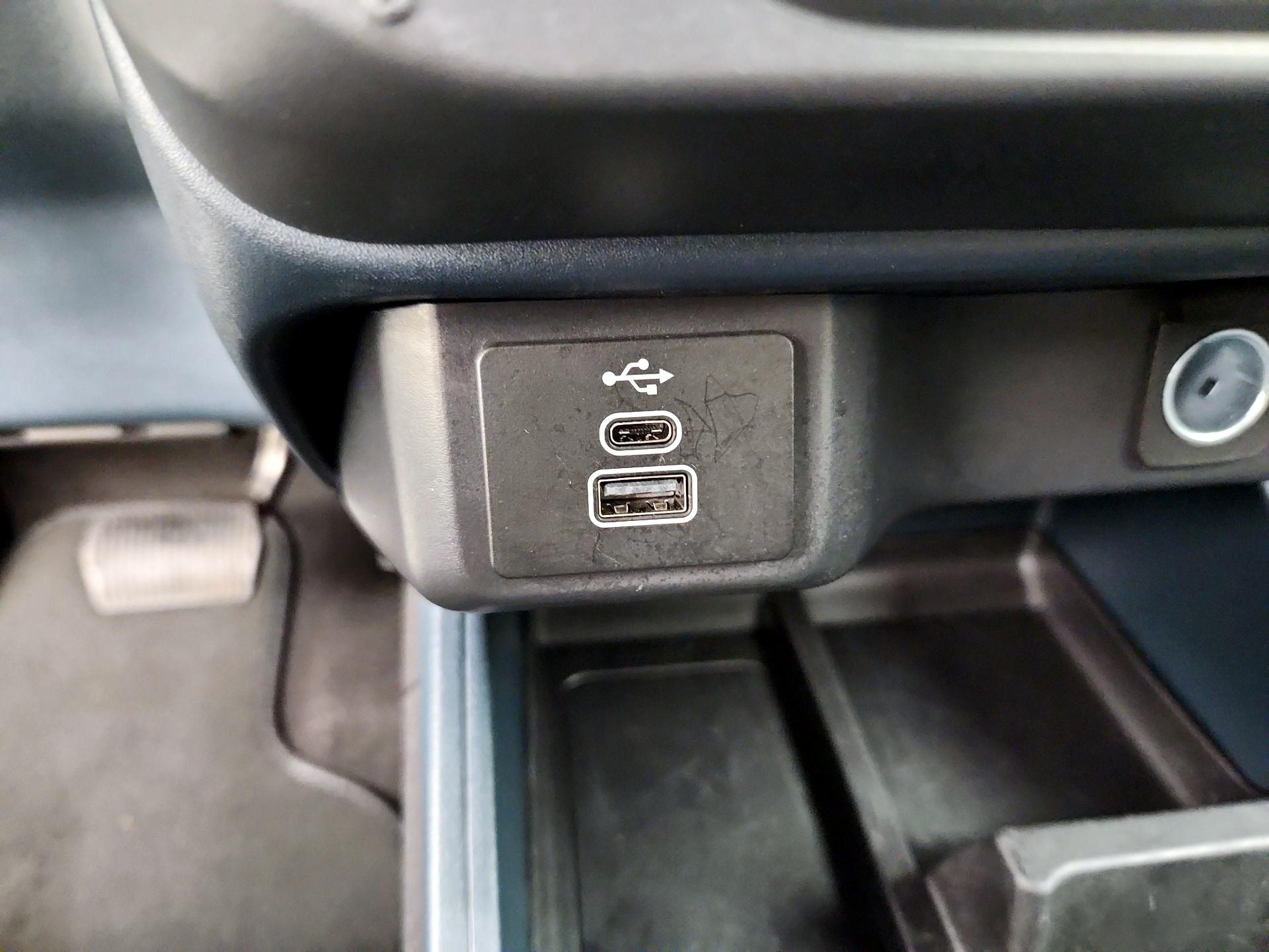 Thumbnail: 2025 Ford Maverick - 18