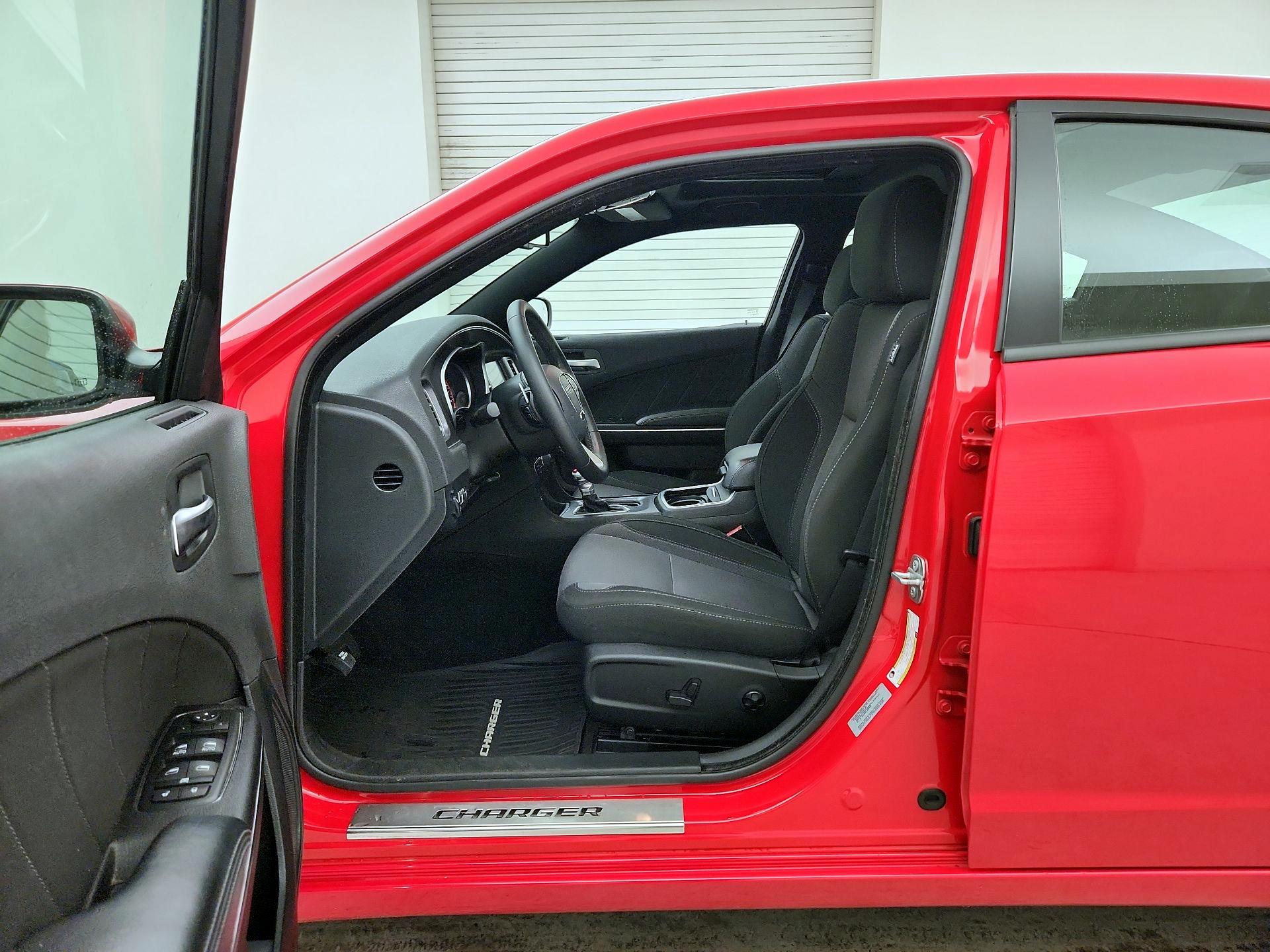 Thumbnail: 2016 Dodge Charger - 11