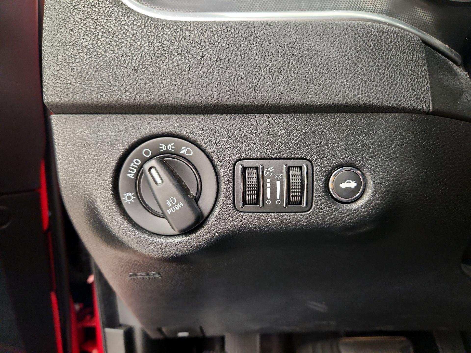 Thumbnail: 2016 Dodge Charger - 13