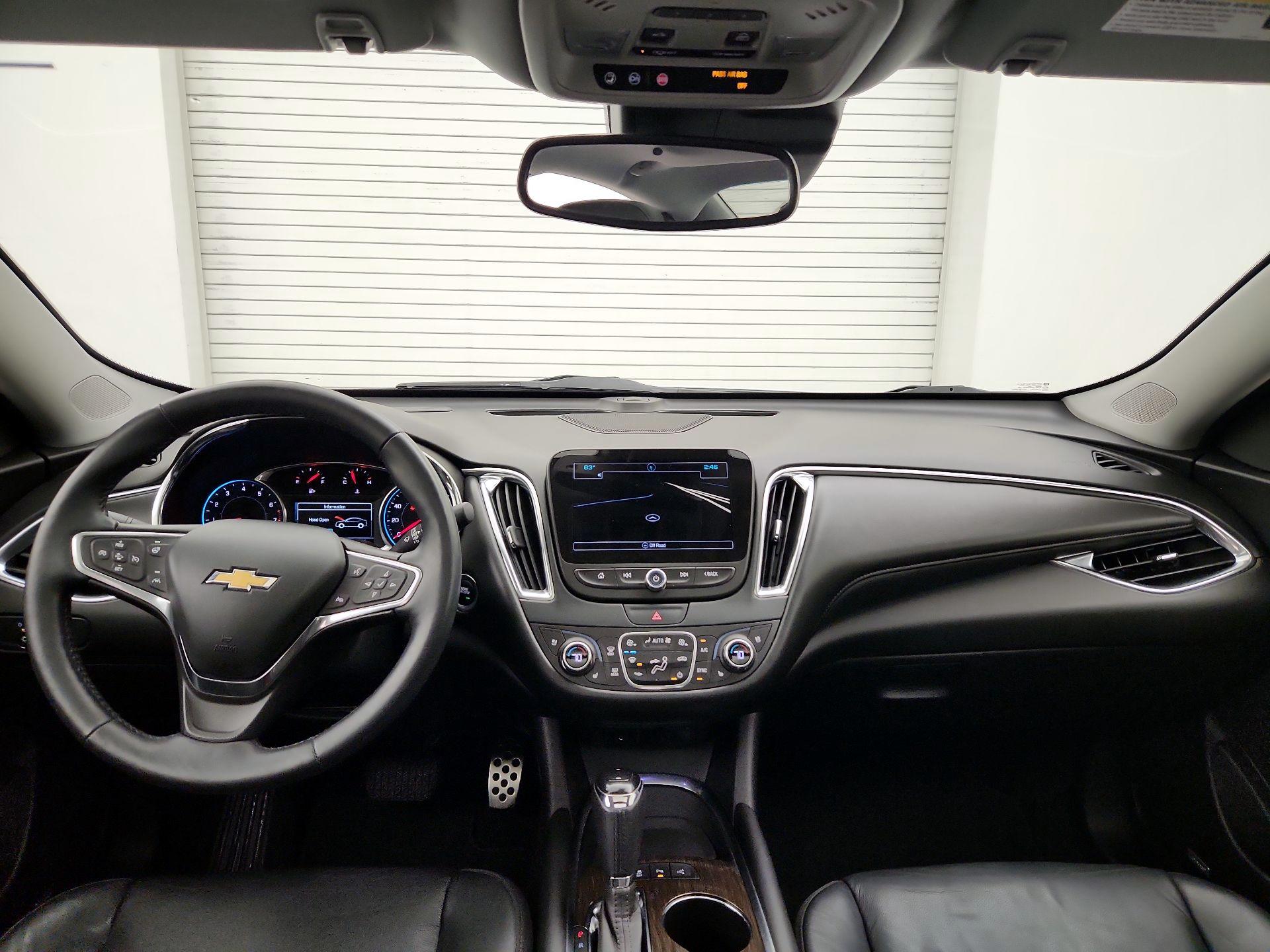 Thumbnail: 2016 Chevrolet Malibu - 9