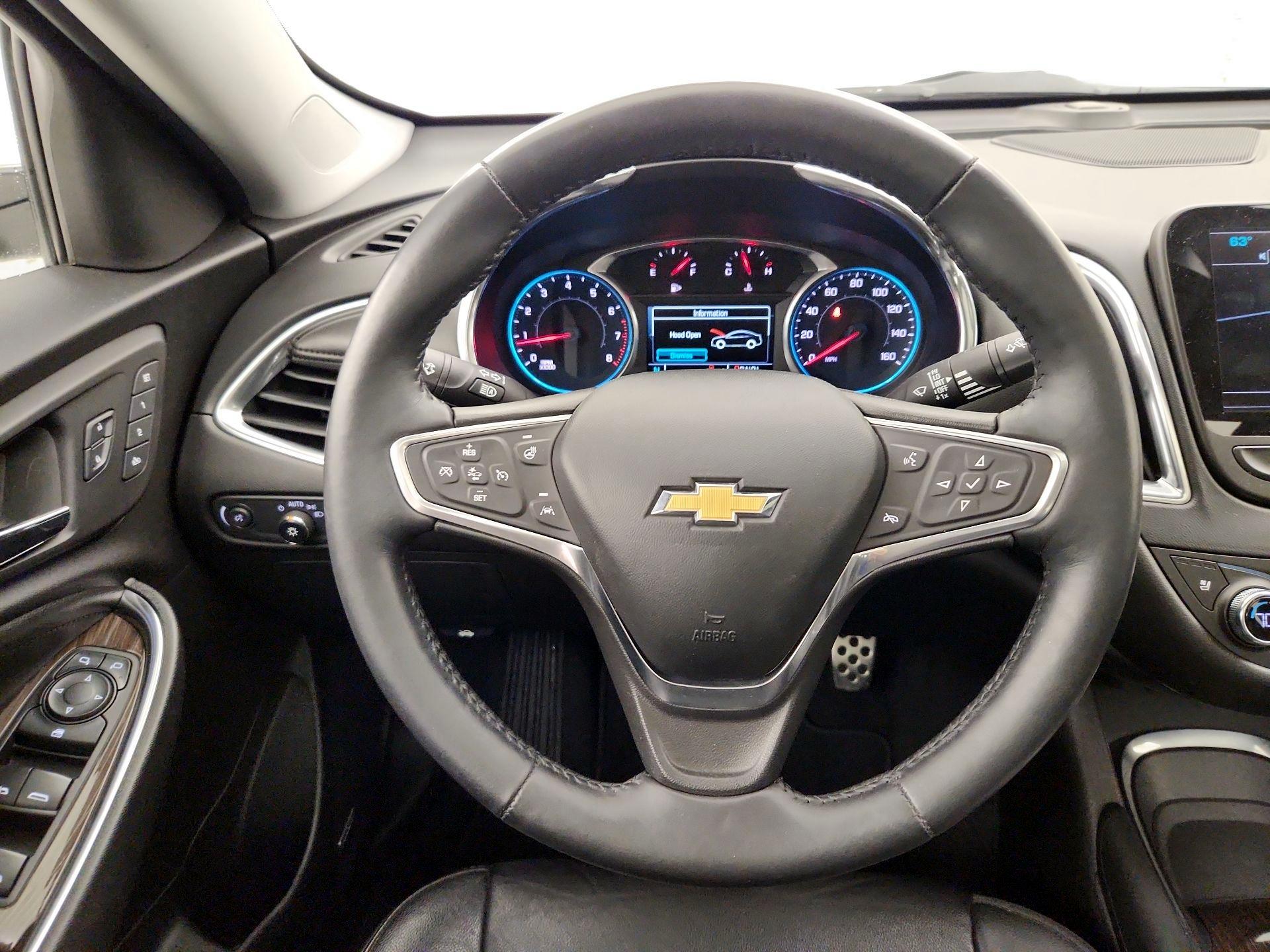Thumbnail: 2016 Chevrolet Malibu - 10