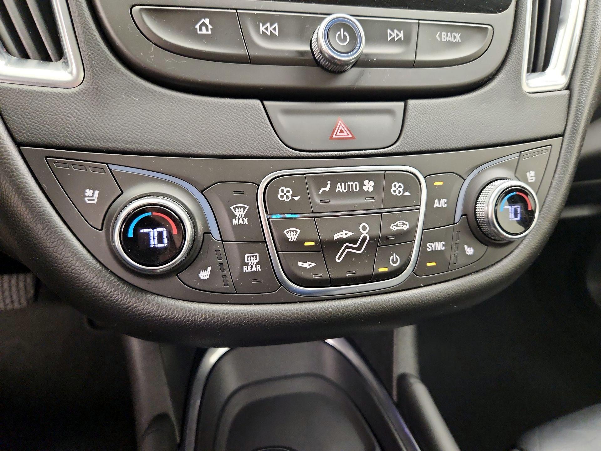 Thumbnail: 2016 Chevrolet Malibu - 17