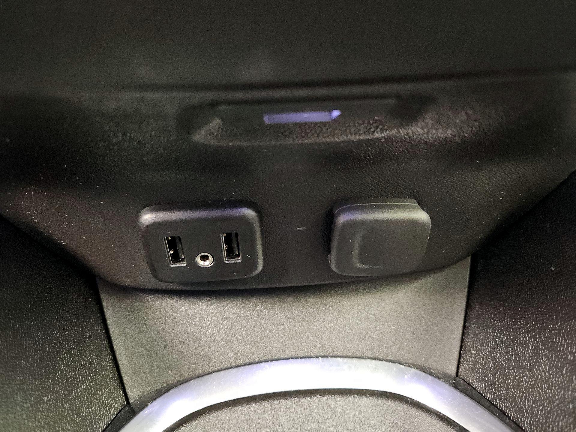 Thumbnail: 2016 Chevrolet Malibu - 19